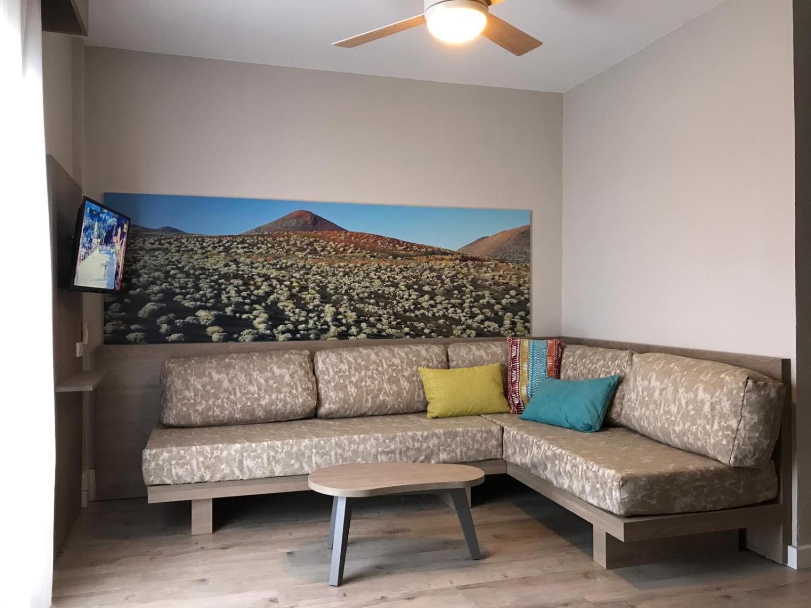 One-Bedroom Apartment - Photo 2