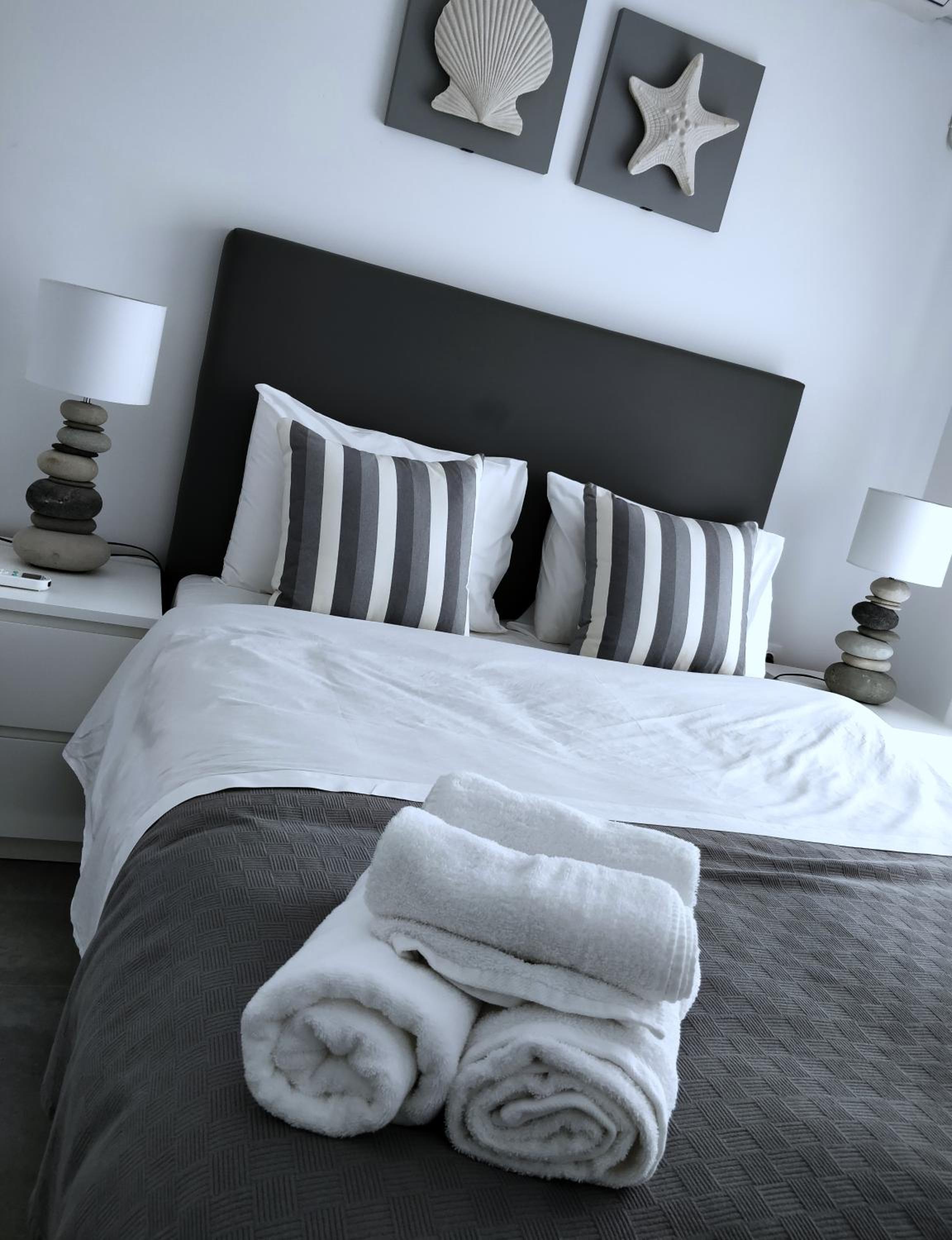 Two-Bedroom Apartment - Photo 5