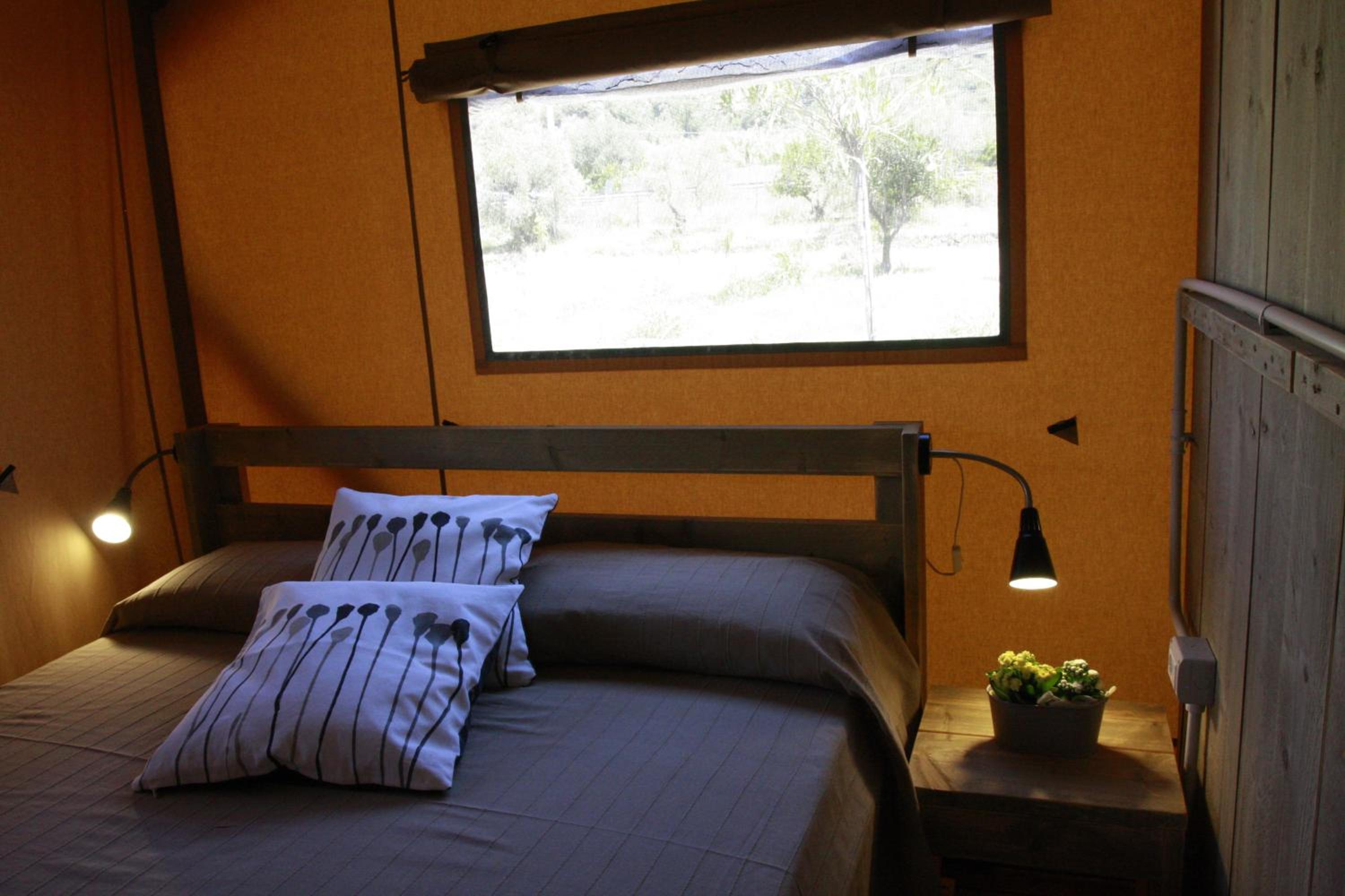 Tent - Photo 9