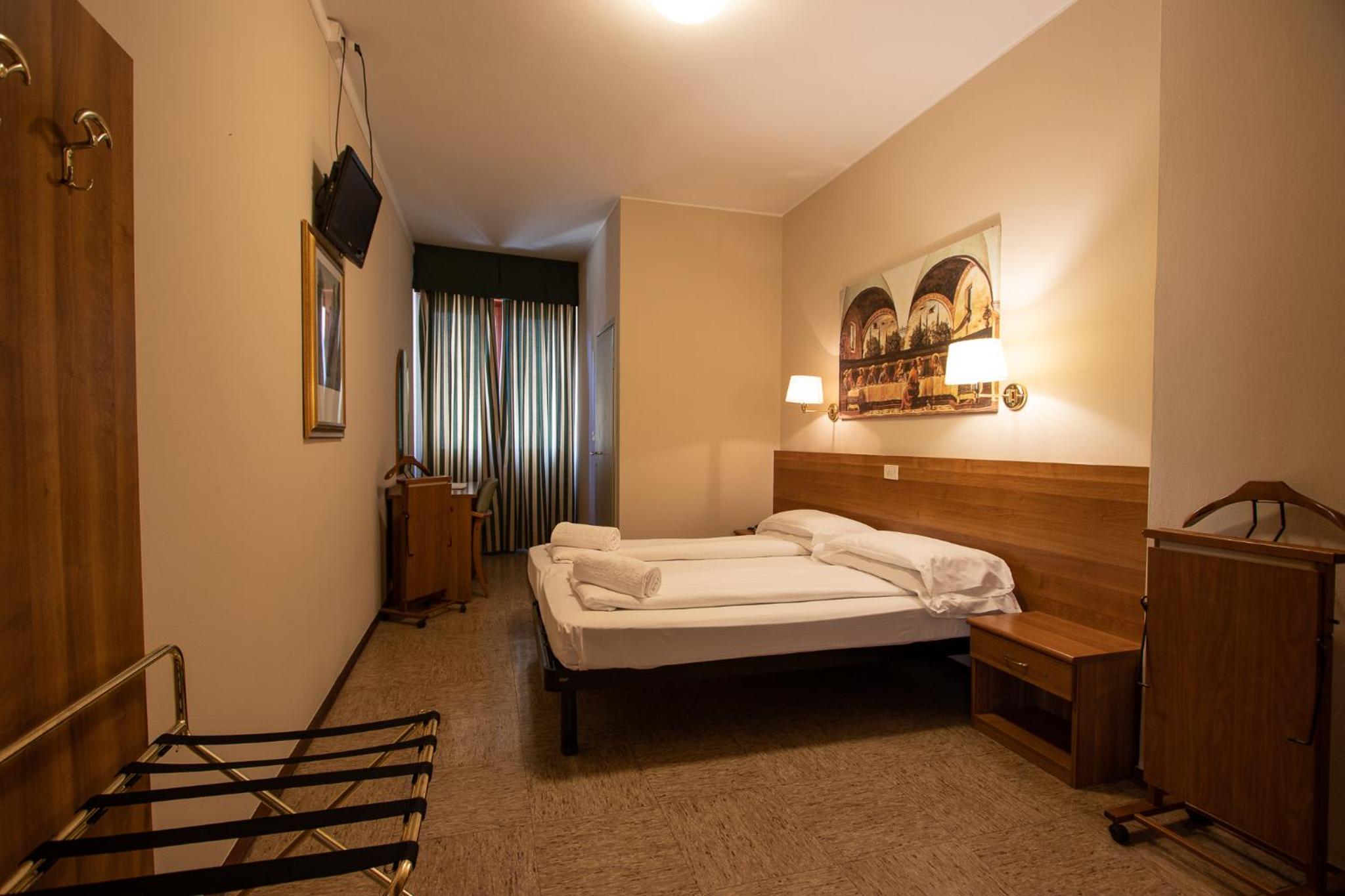 Double Room Economy