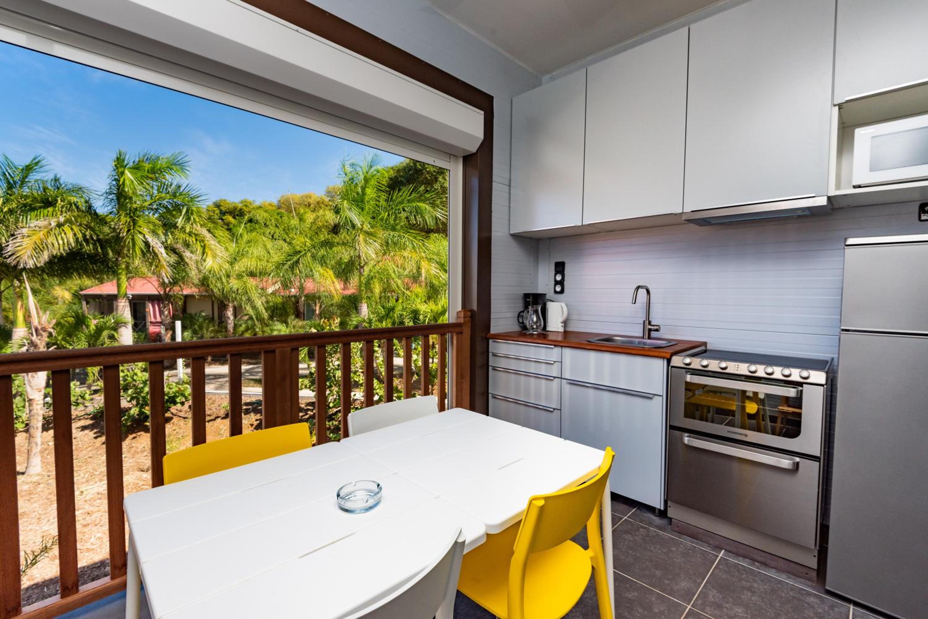 Family Studio with Terrace and Kitchen photo 3