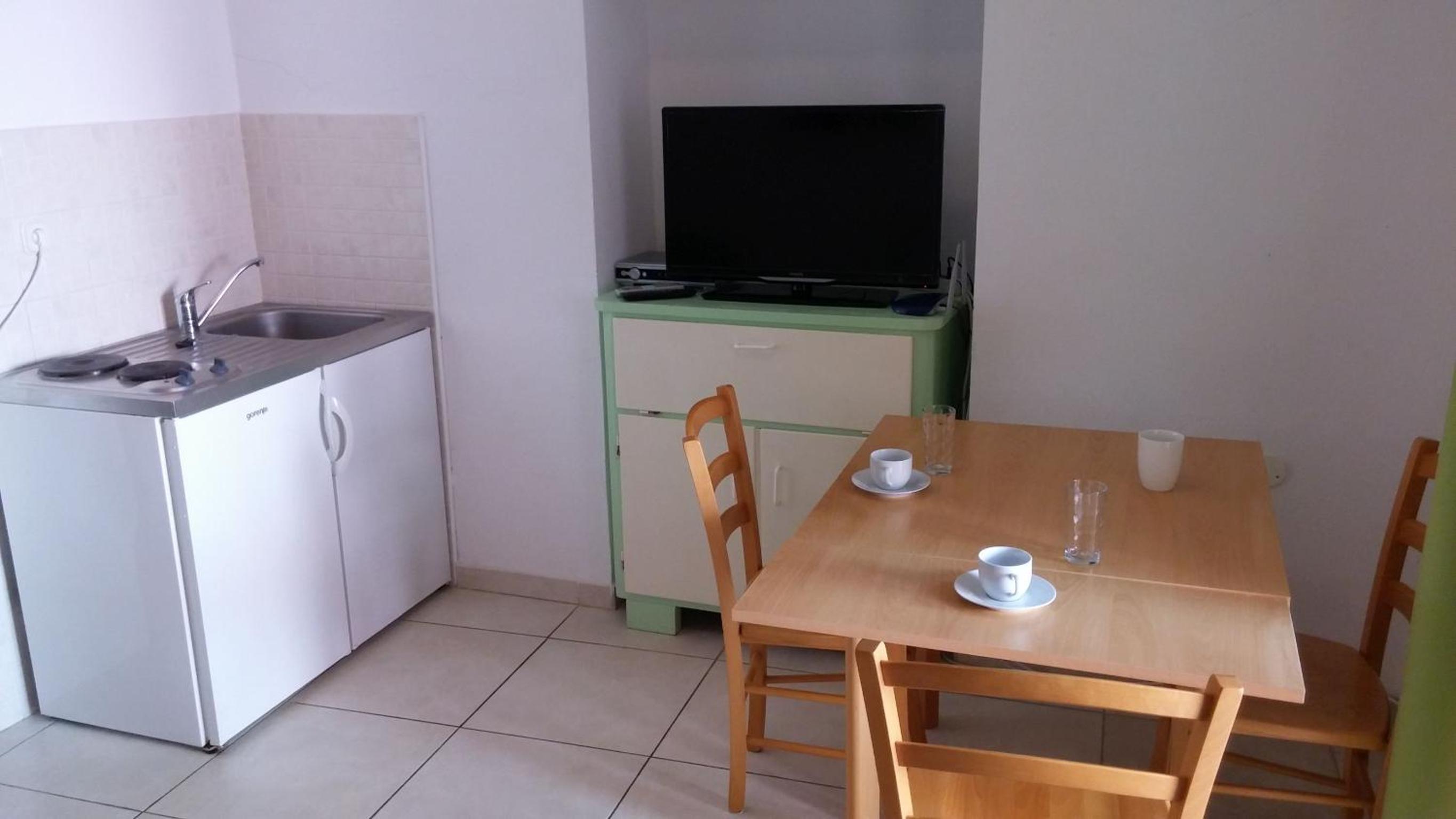Apartment photo 3