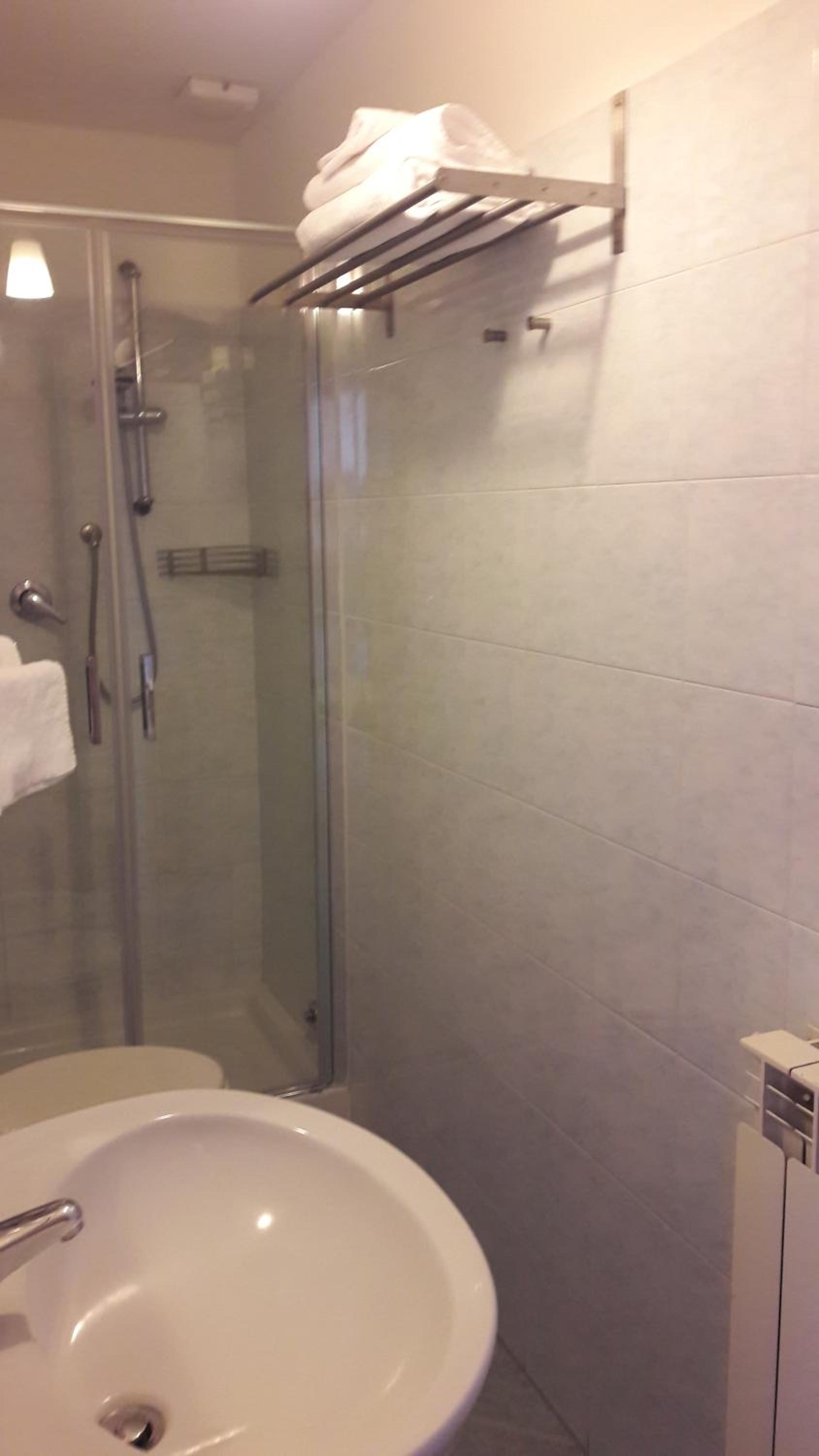 Double Room - Photo 5