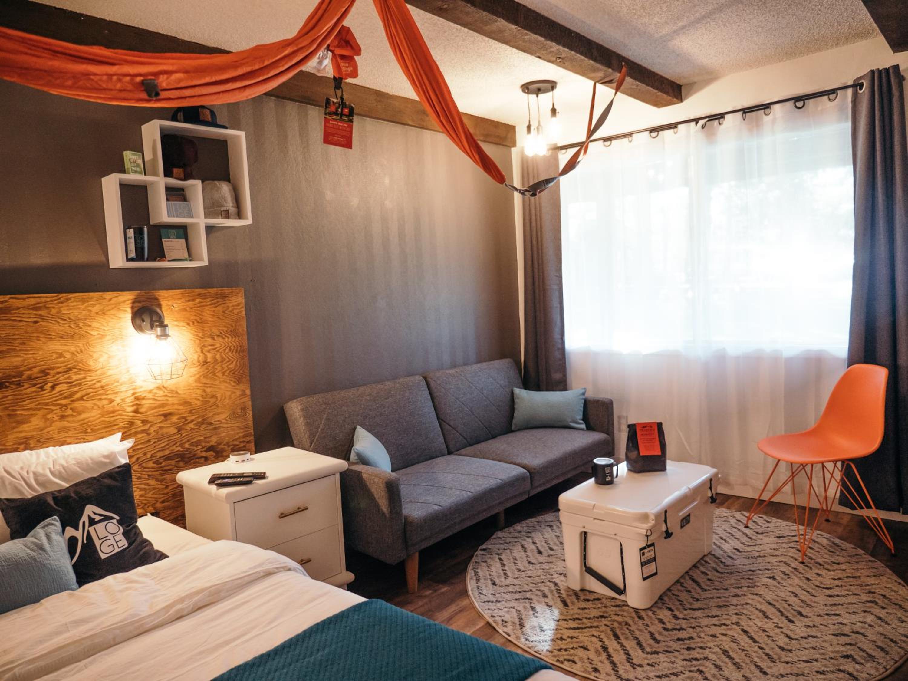 Queen Room photo 1