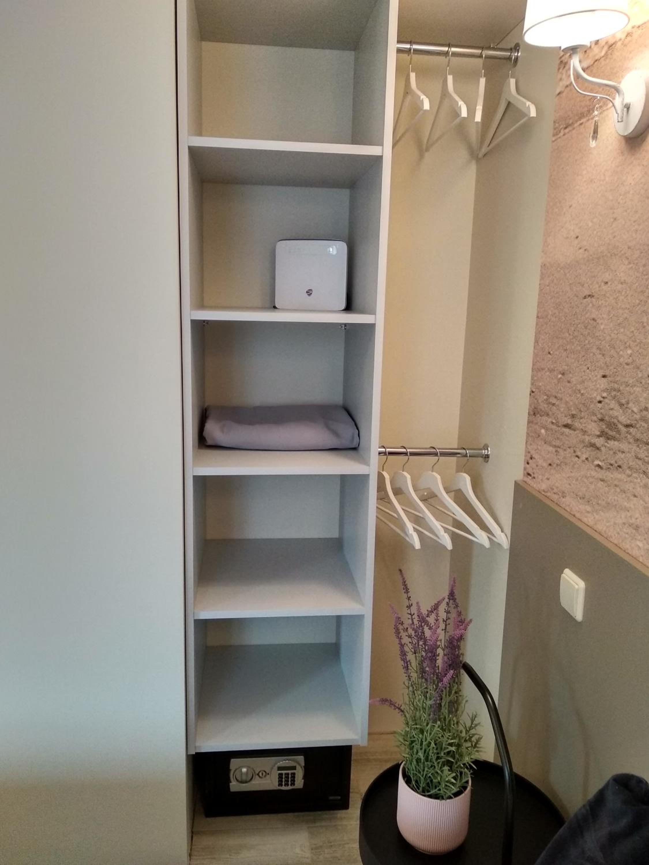 Apartment with Balcony - Photo 17