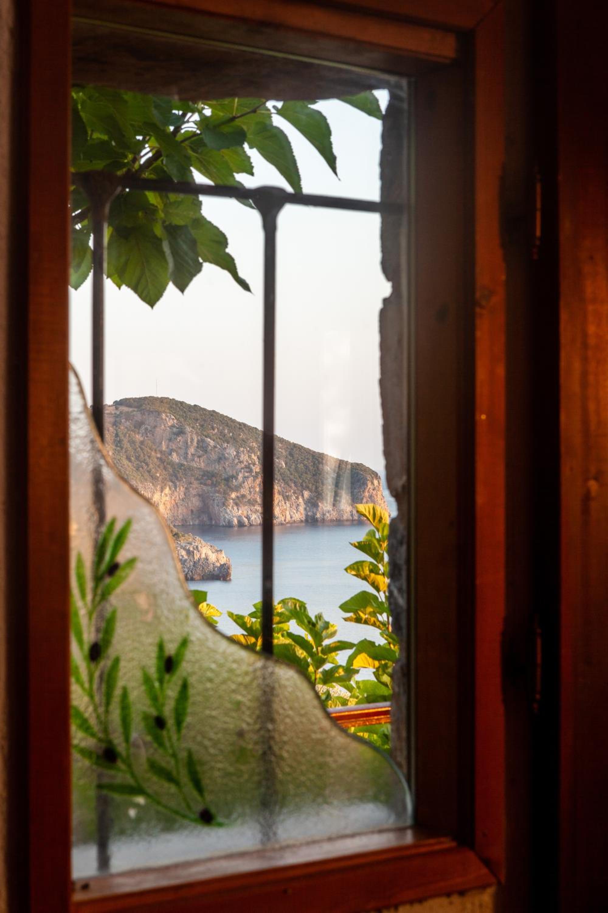 Studio with Balcony photo 2