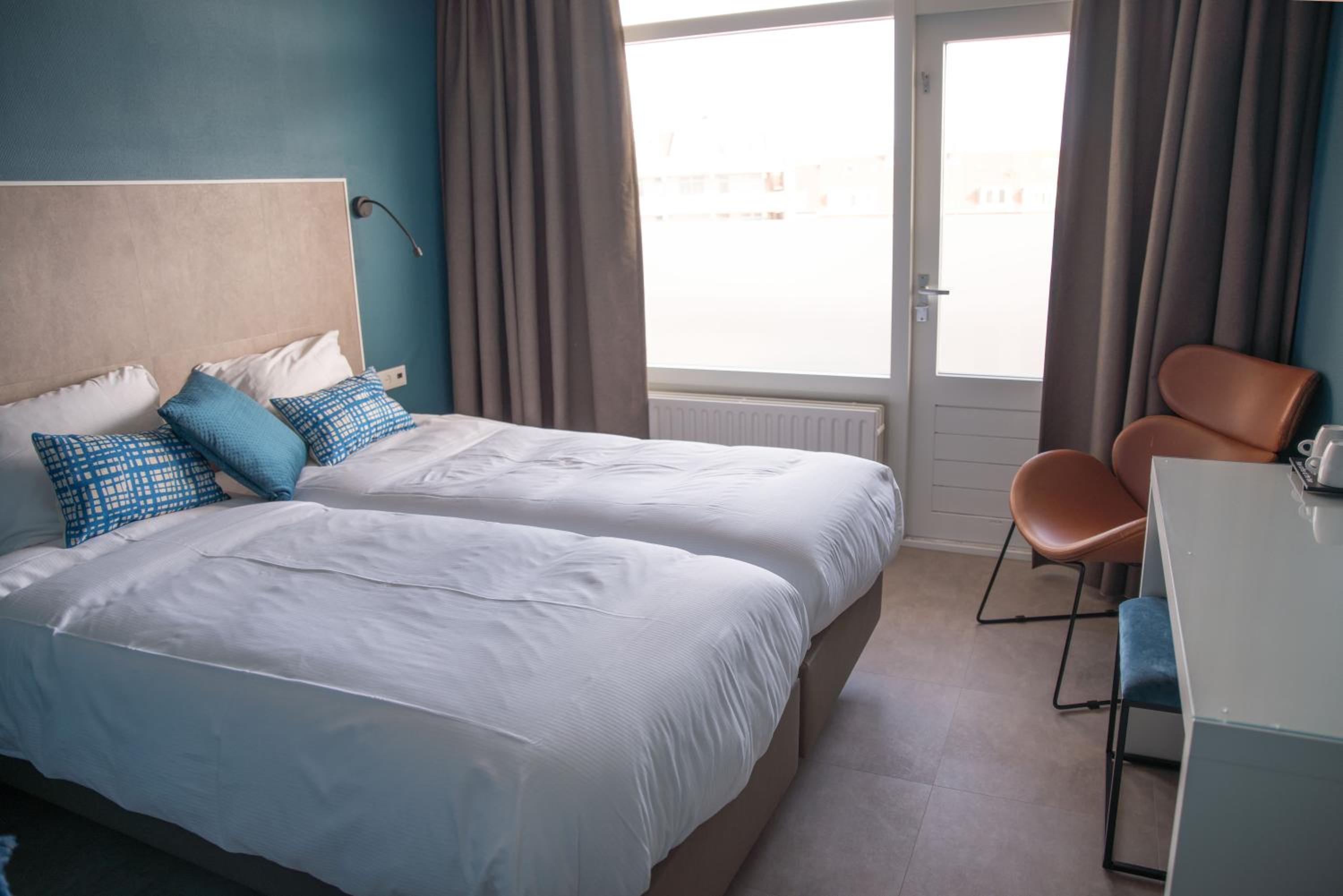 Double Room with Balcony Backside photo 2