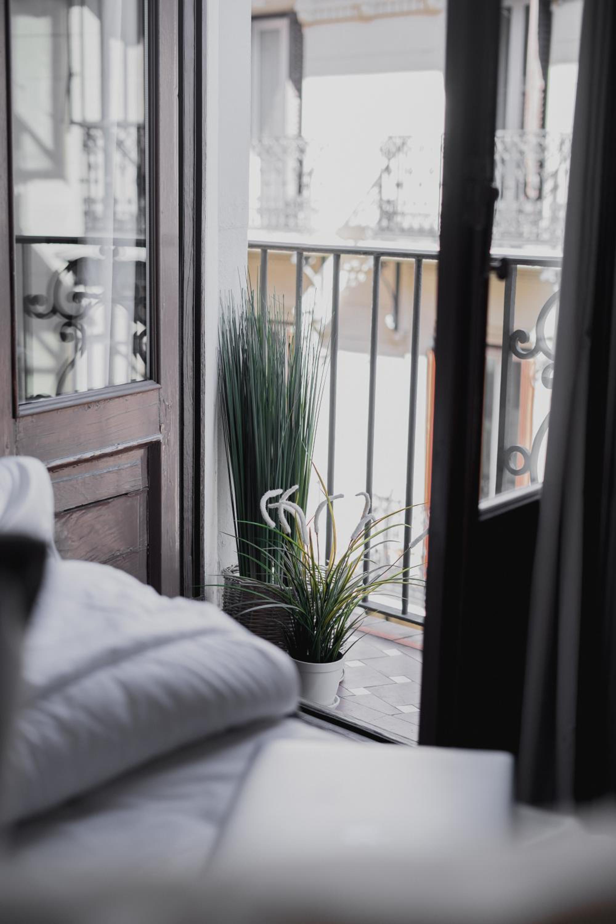 Superior Double Room with Balcony - Photo 5