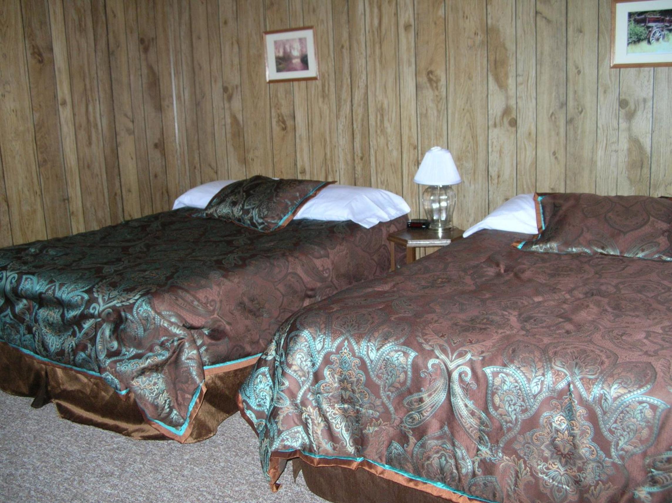 Double Room with Two Double Beds - Photo 2
