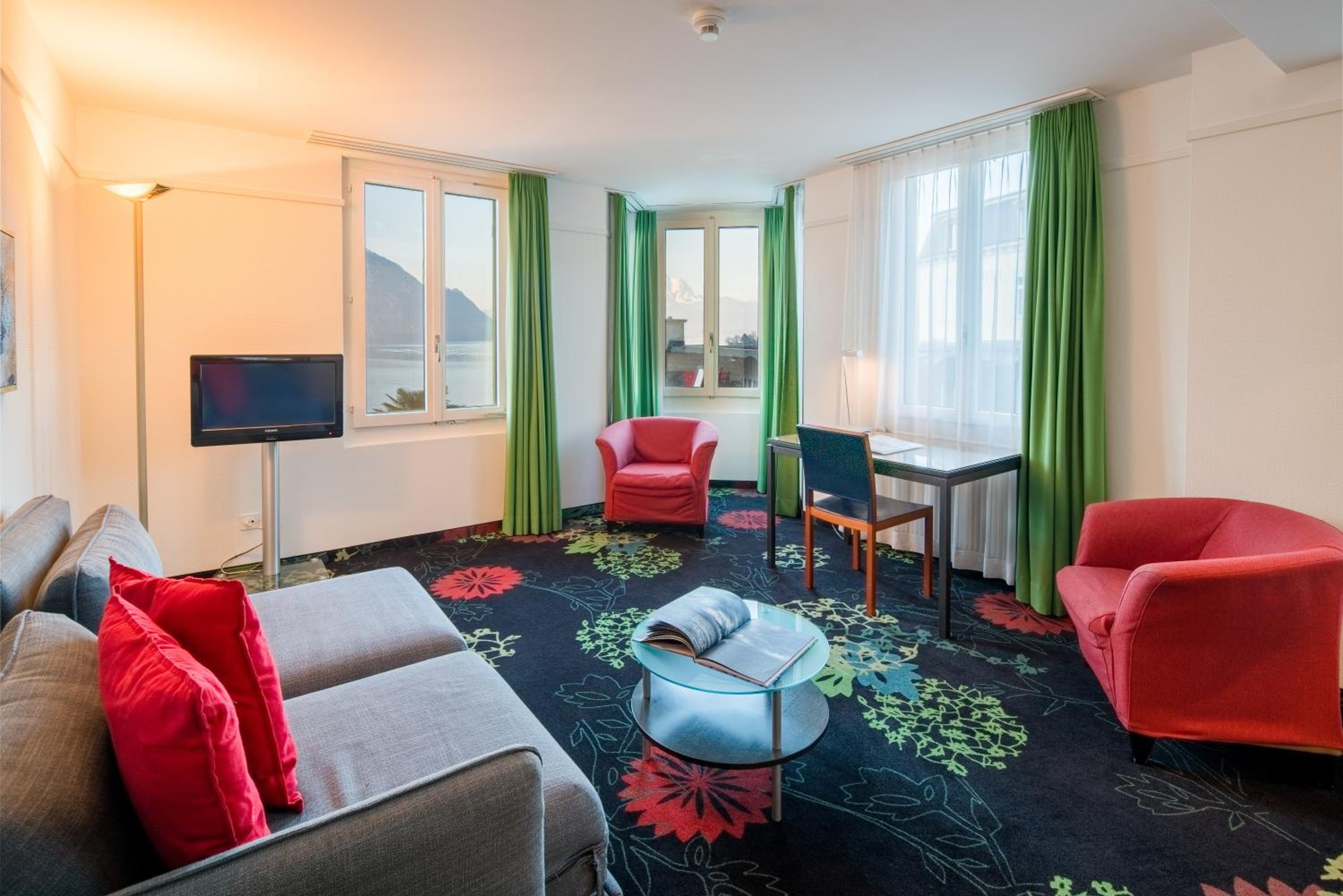 Junior Suite with Lake View