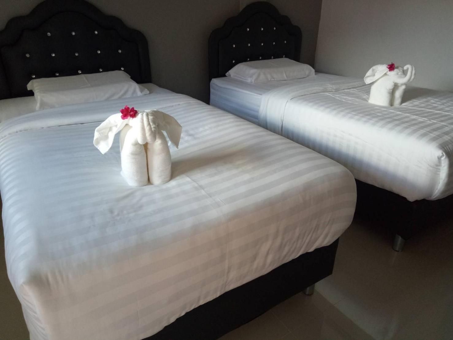 Twin Room with Balcony - Photo 1