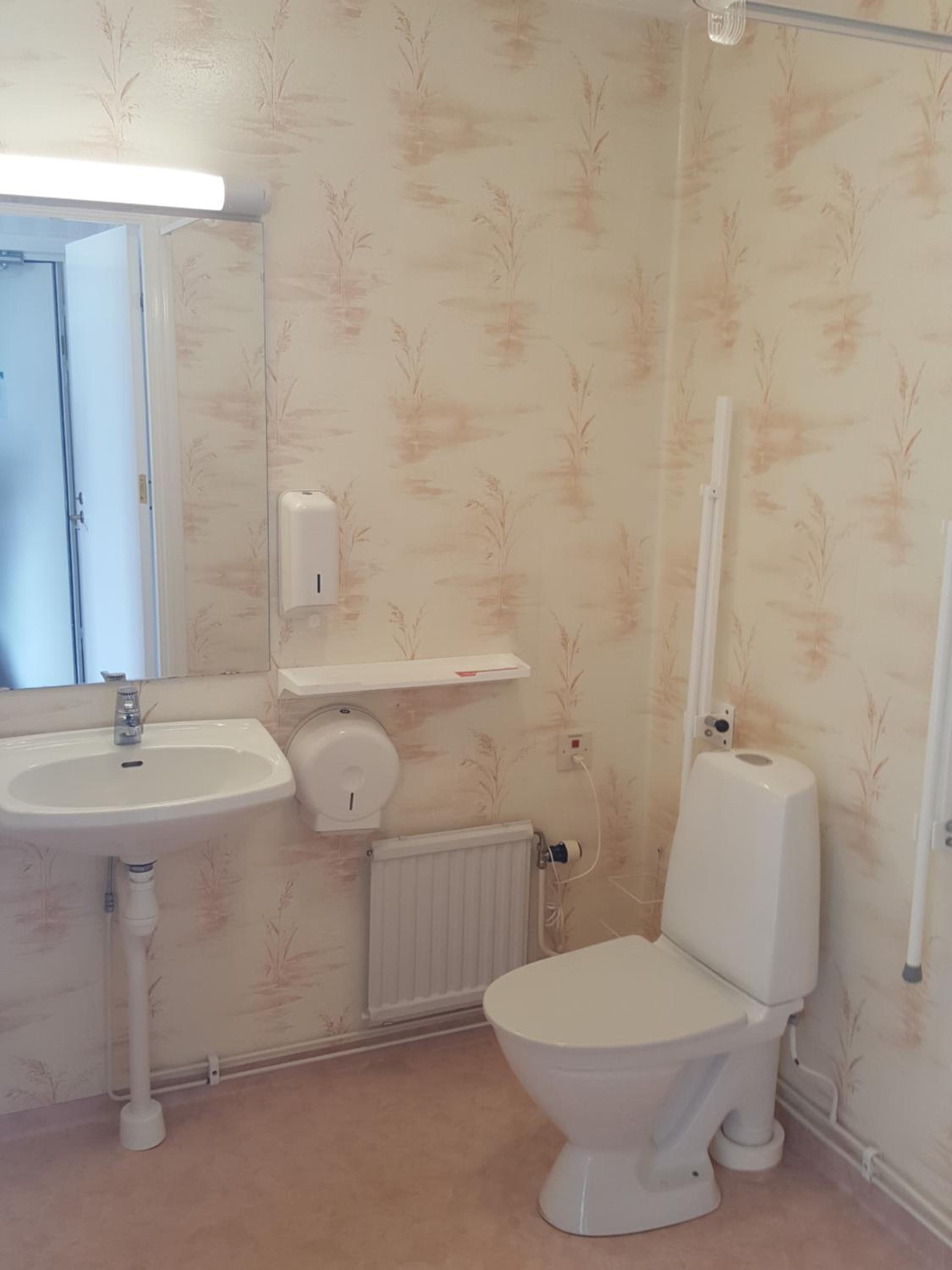 Double Room - Disability Access - Photo 5
