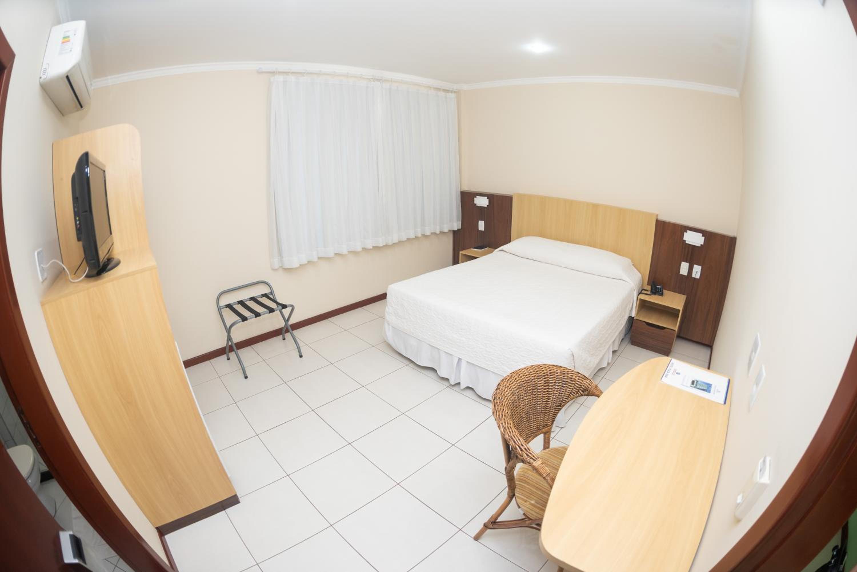 Deluxe Double or Twin Room photo 2