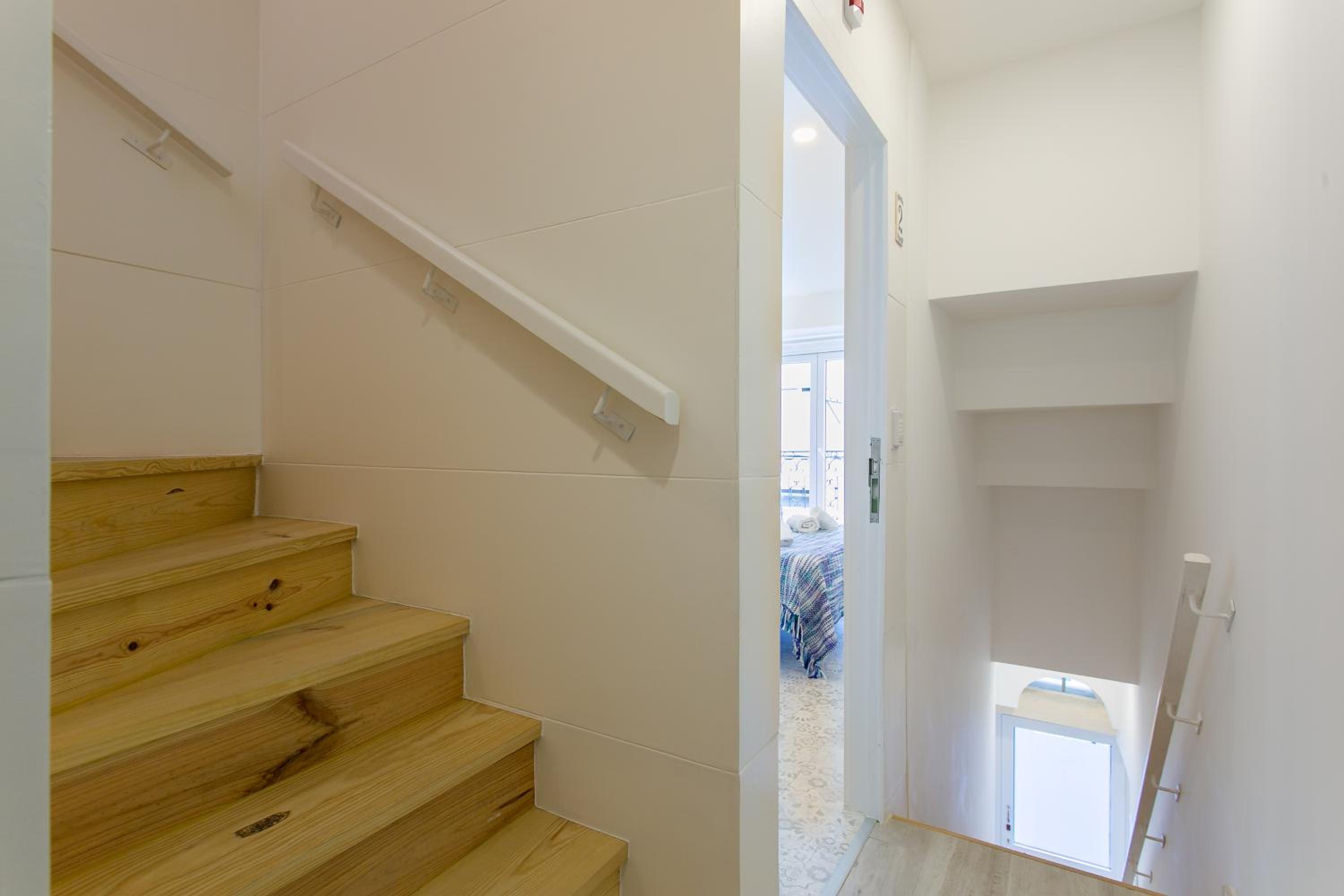 Seven-Bedroom House photo 1