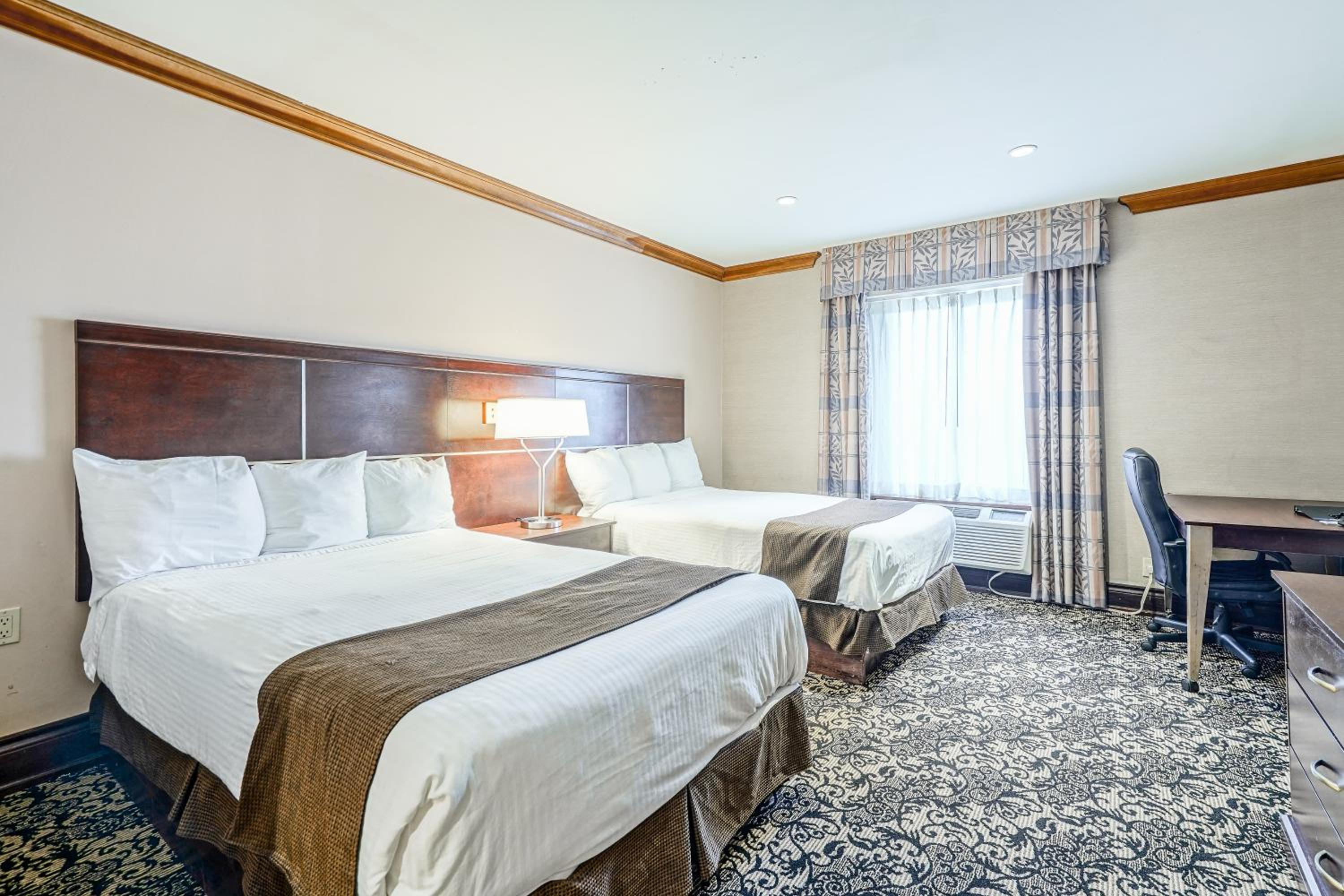 Double Room with Two Double Beds - Photo 1
