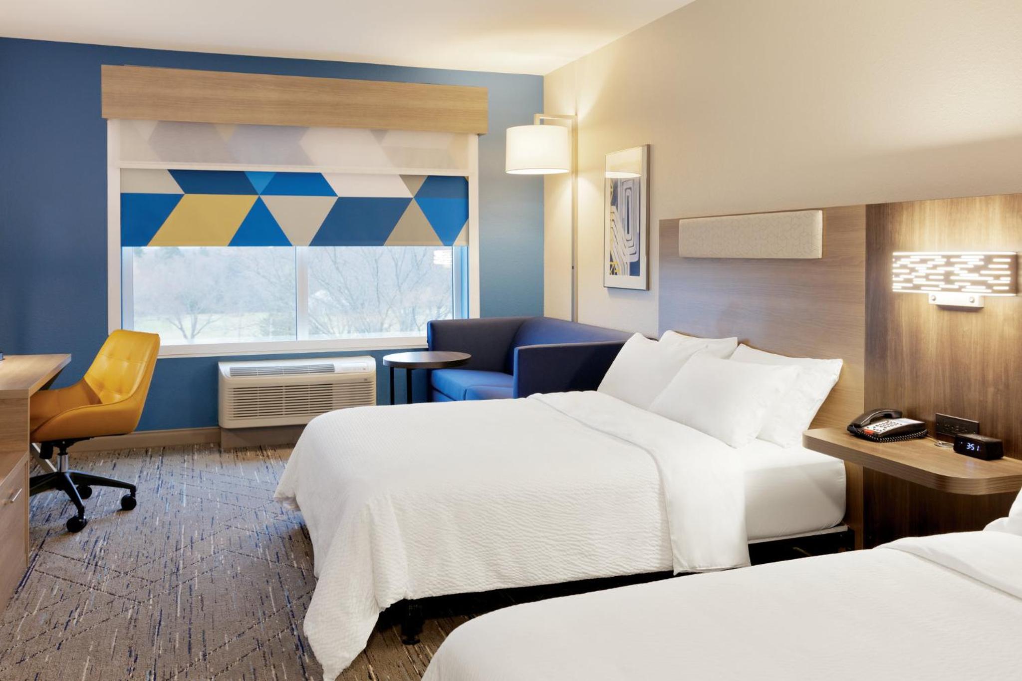 Queen Suite with Two Queen Beds and Sofa Bed