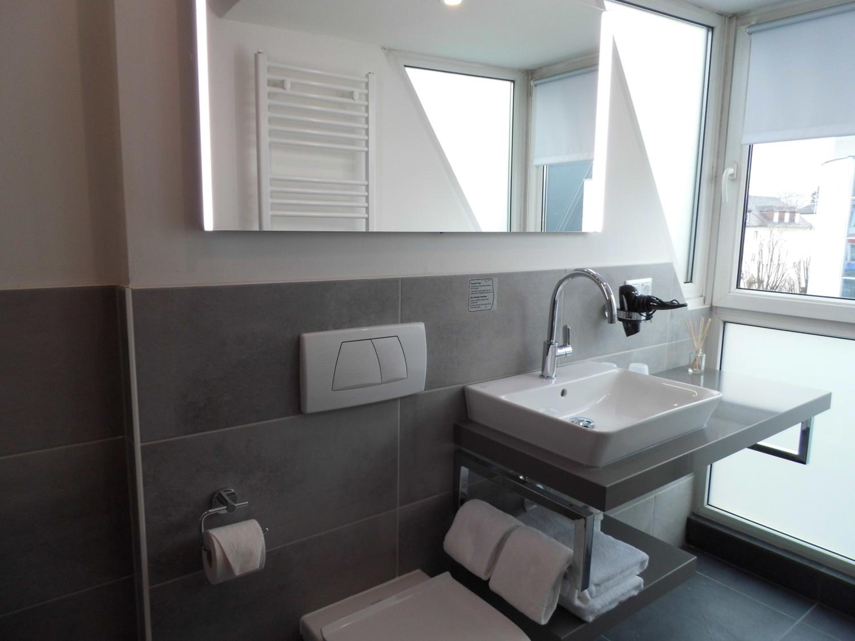 Double Room with Private Bathroom - Photo 3