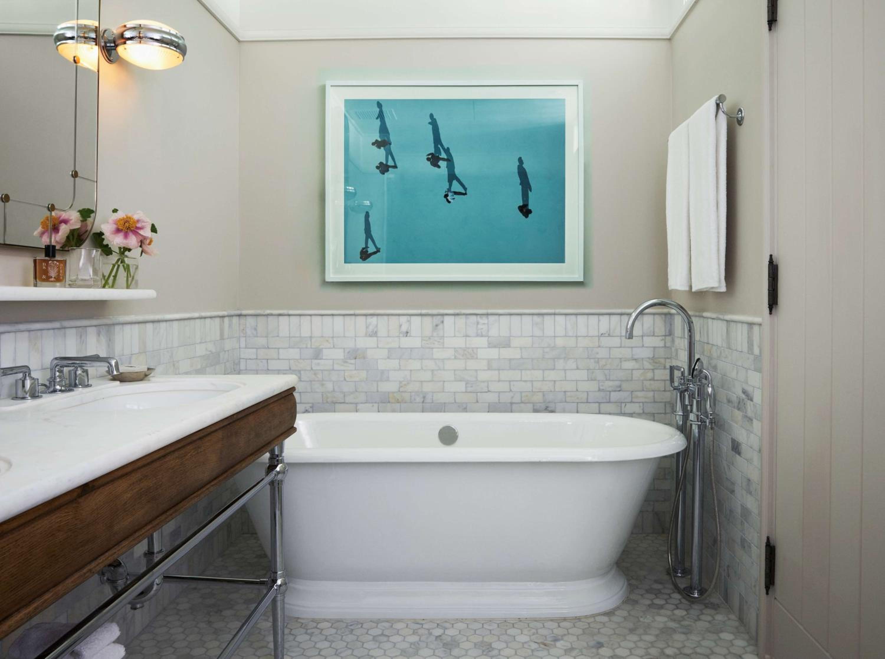 One-Bedroom Corner Suite