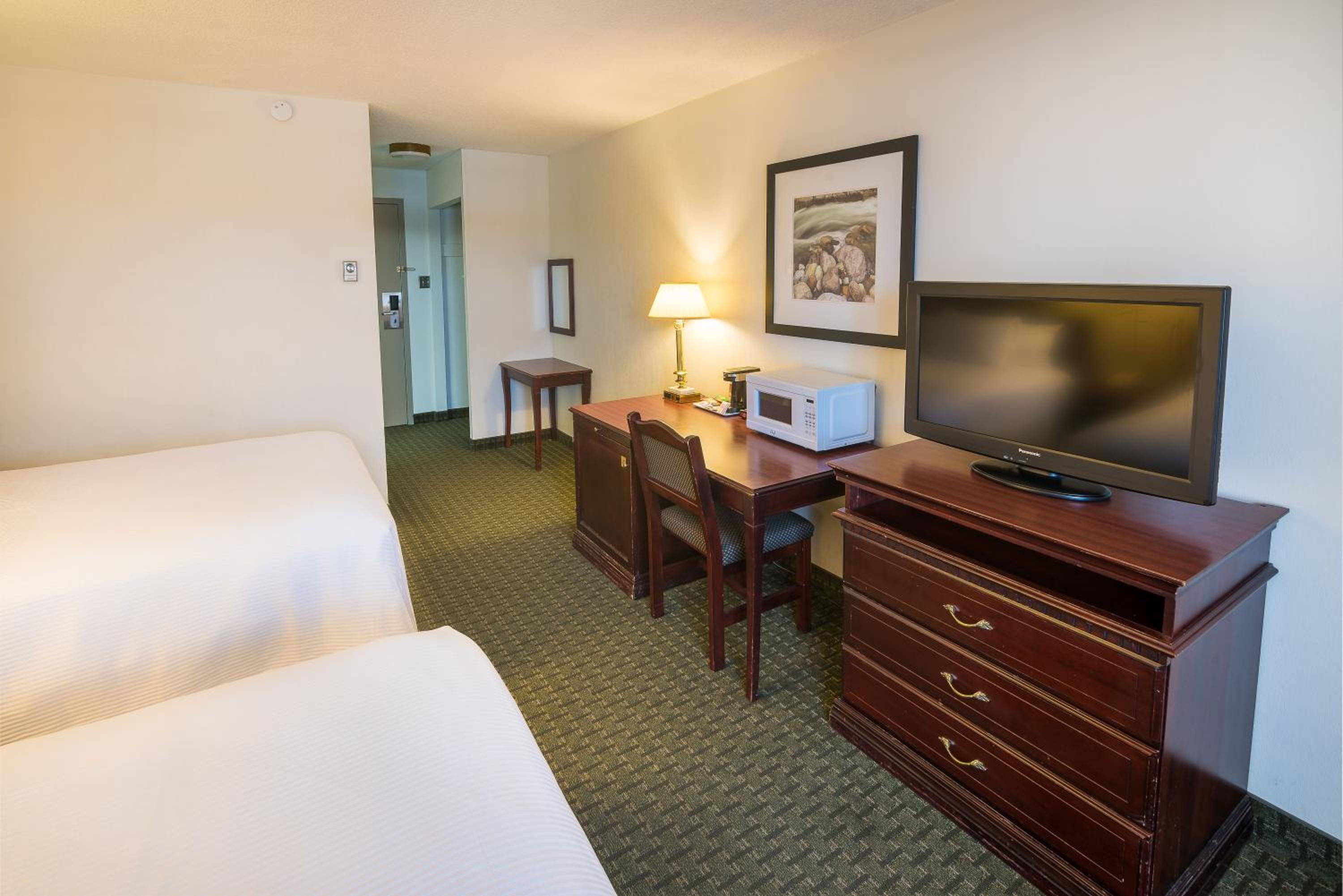 Double Room with Two Double Beds - Non-Smoking - Photo 4