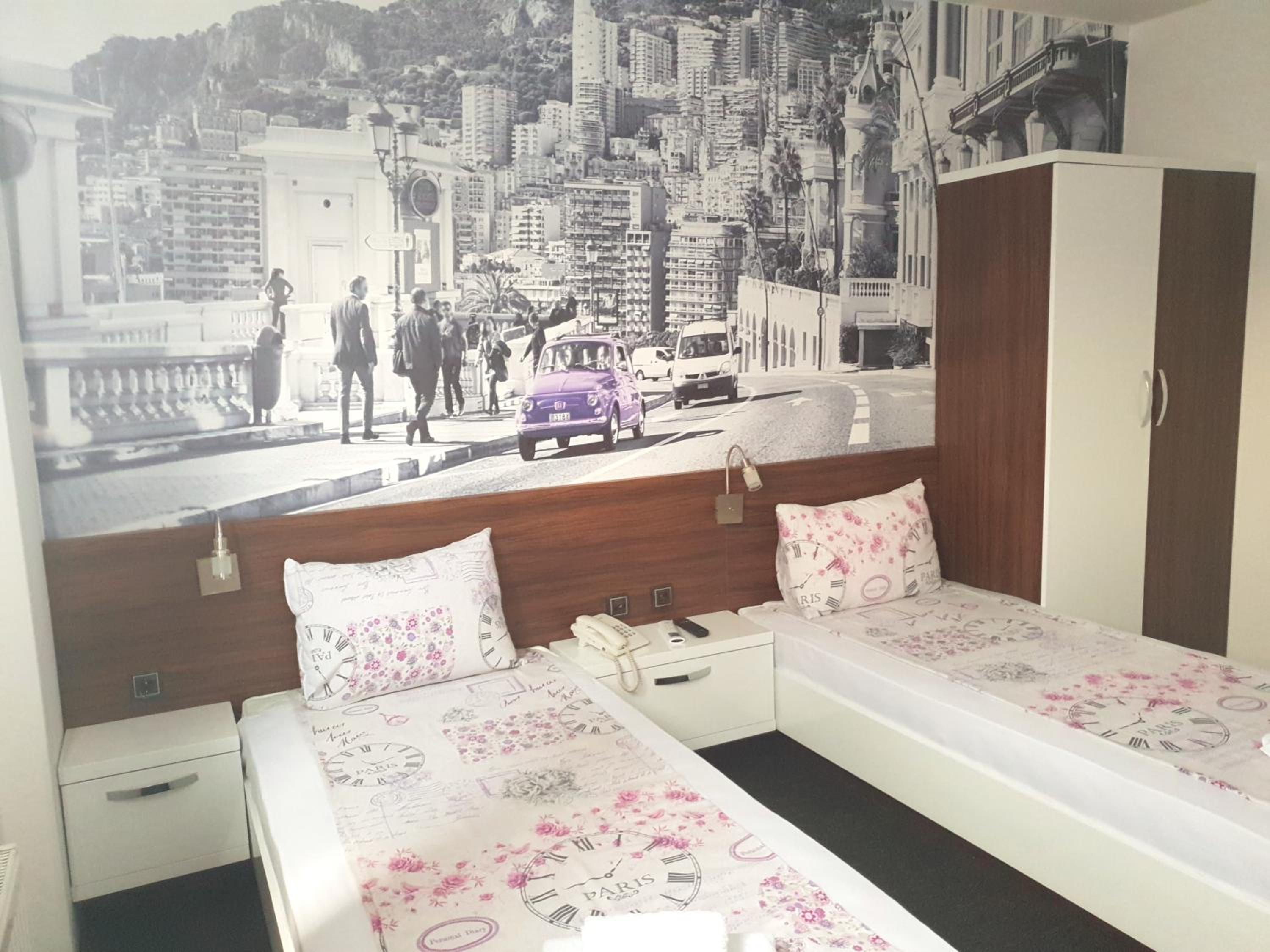 Studio Apartment photo 1