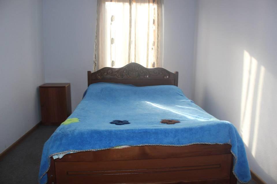 Small Double Room with Shared Bathroom photo 2