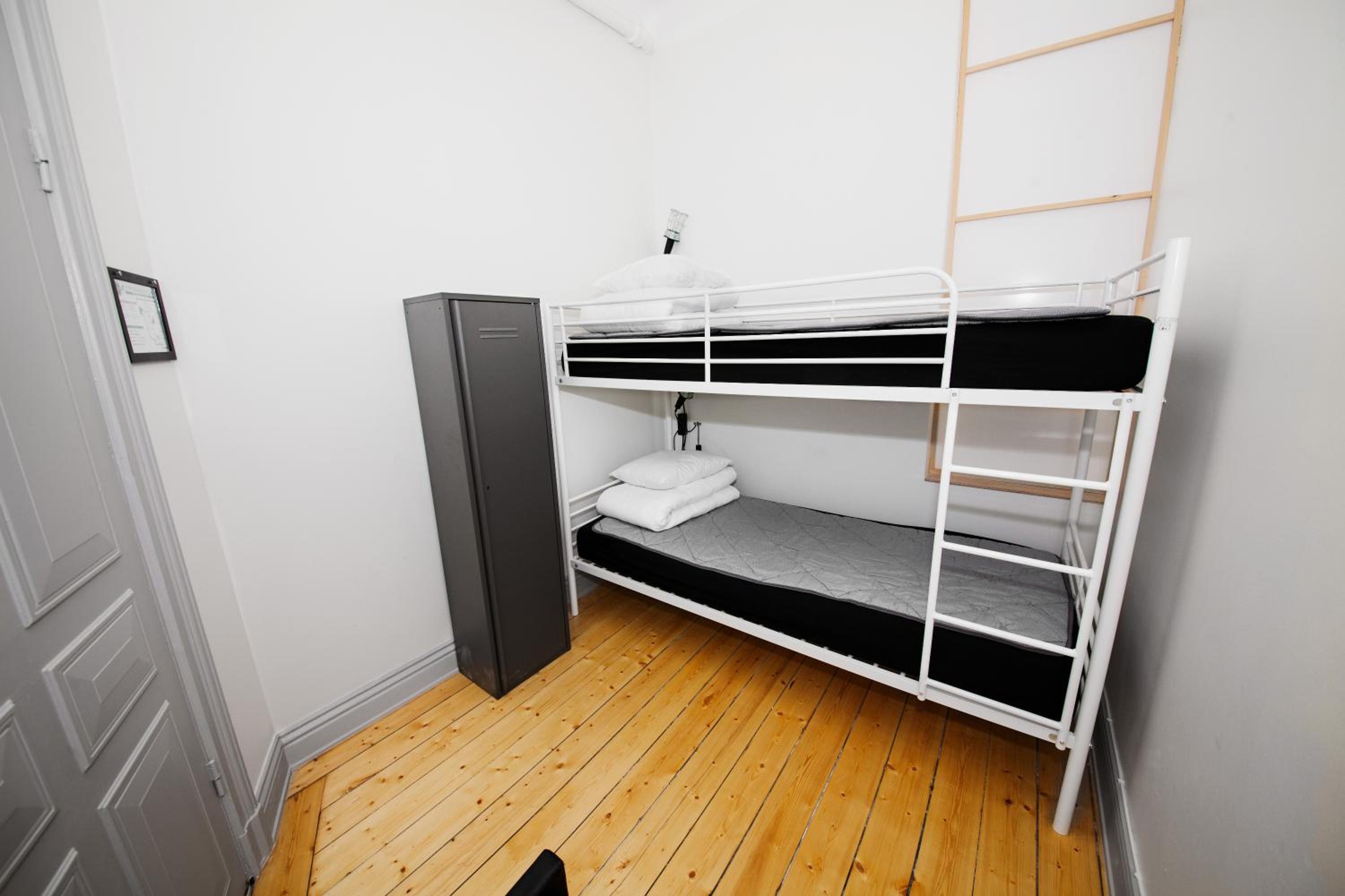 Budget Twin Room without Window