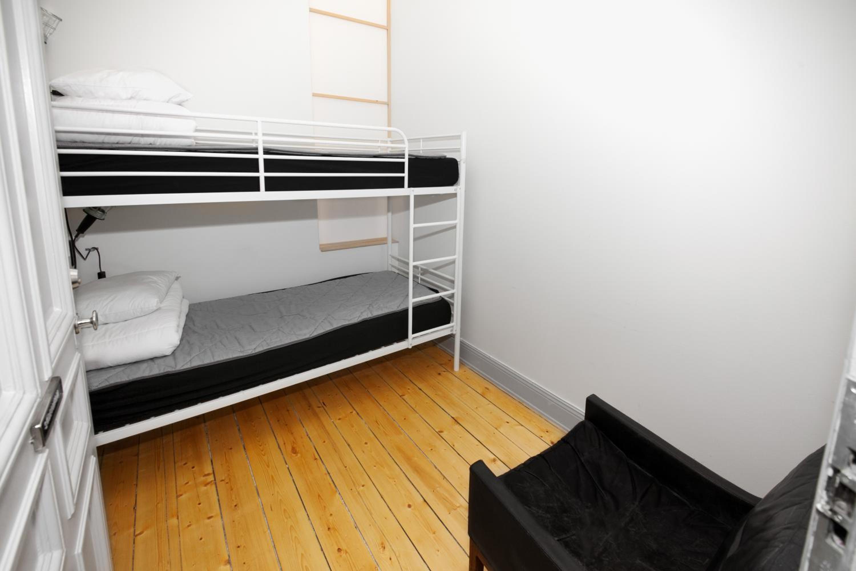 Budget Twin Room without Window