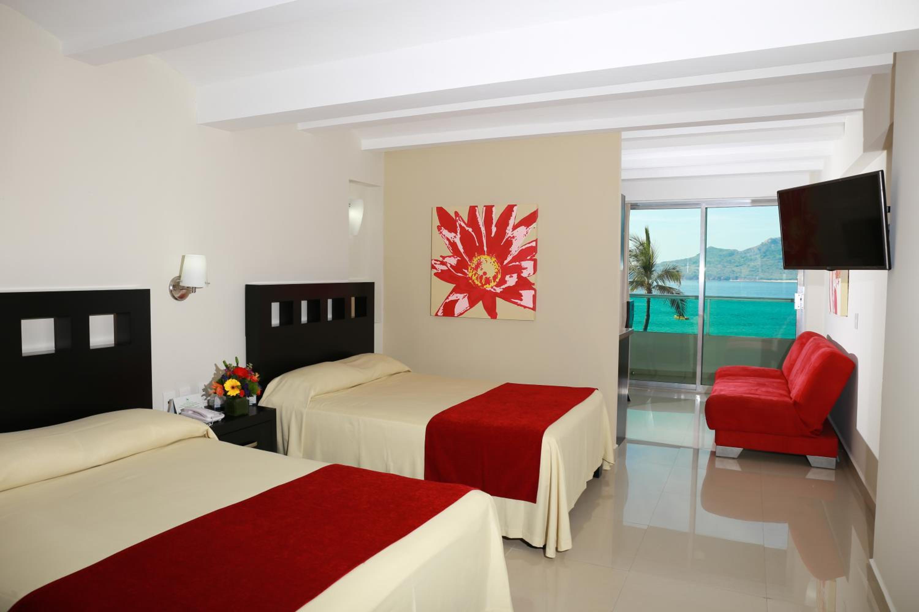 Junior Suite with Kitchenette and Sea View - Photo 1