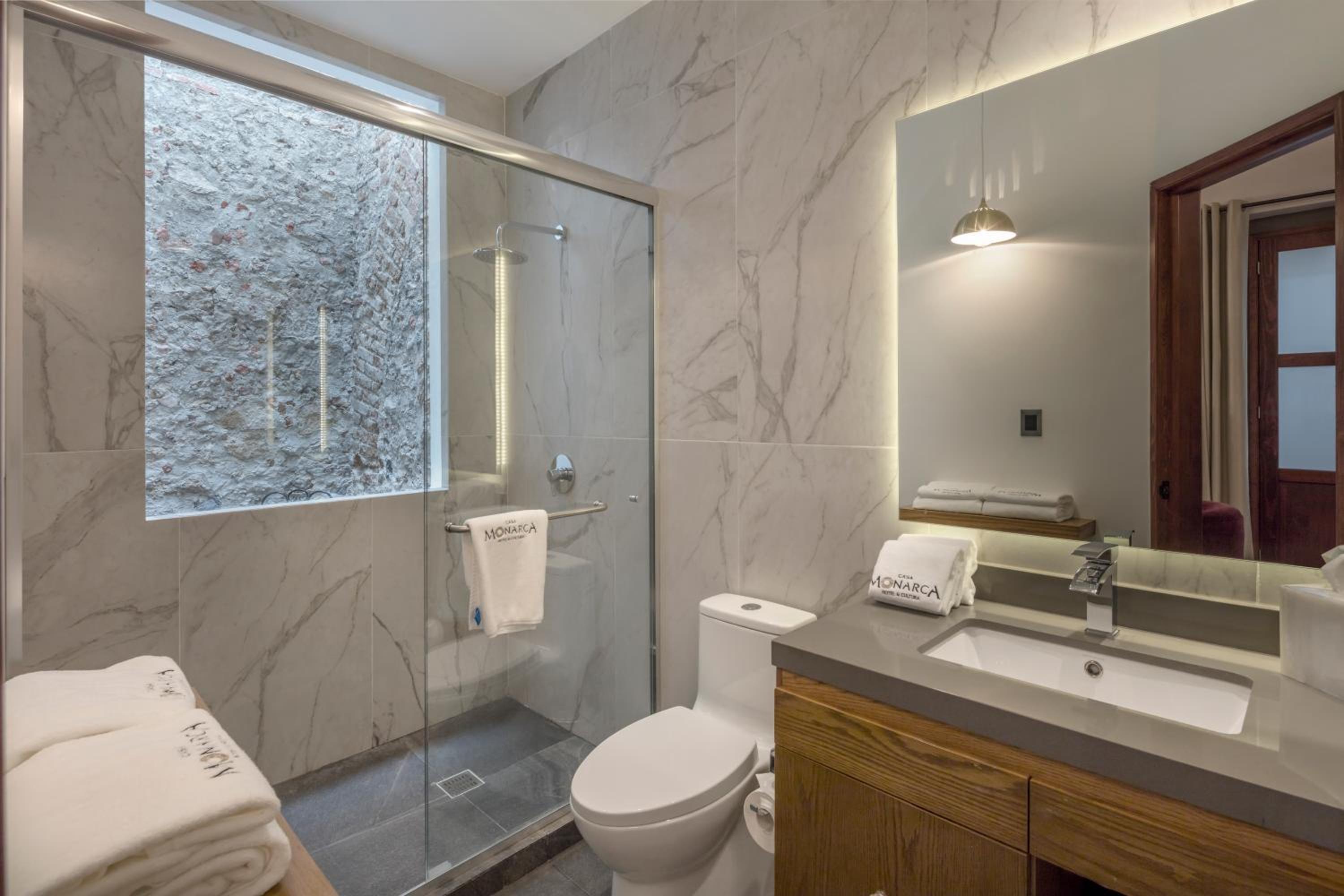 King Suite - Photo 2
