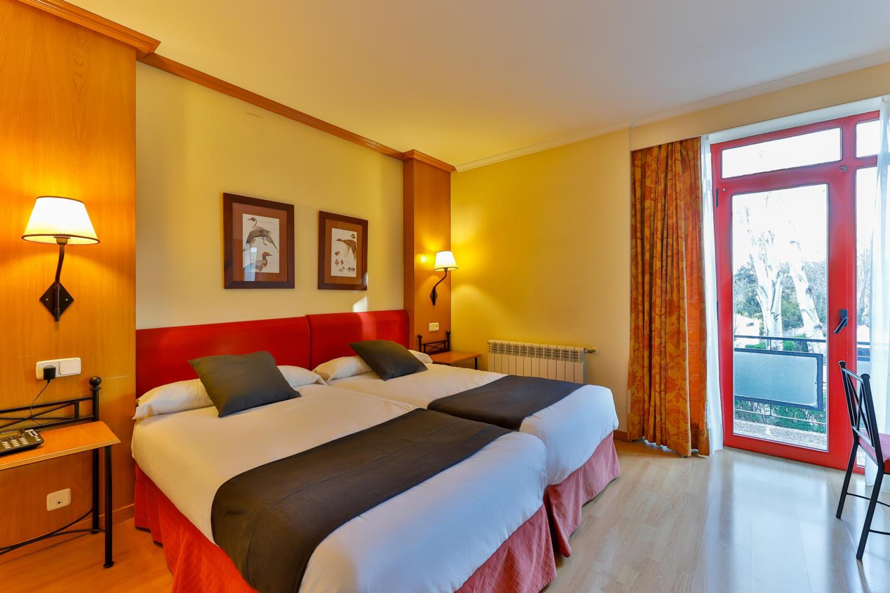 Superior Twin Room photo 2