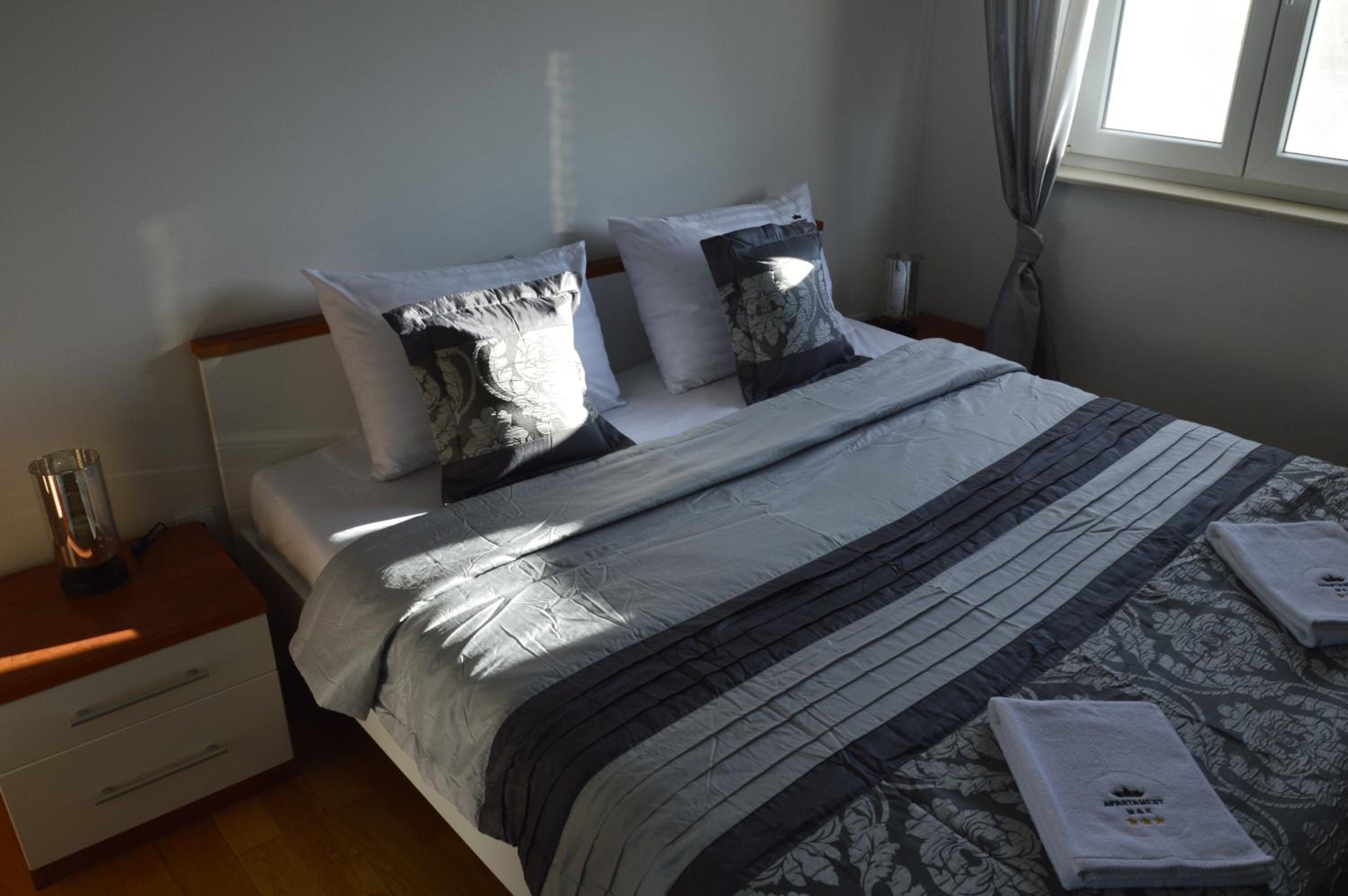 Two-Bedroom Apartment - Photo 9