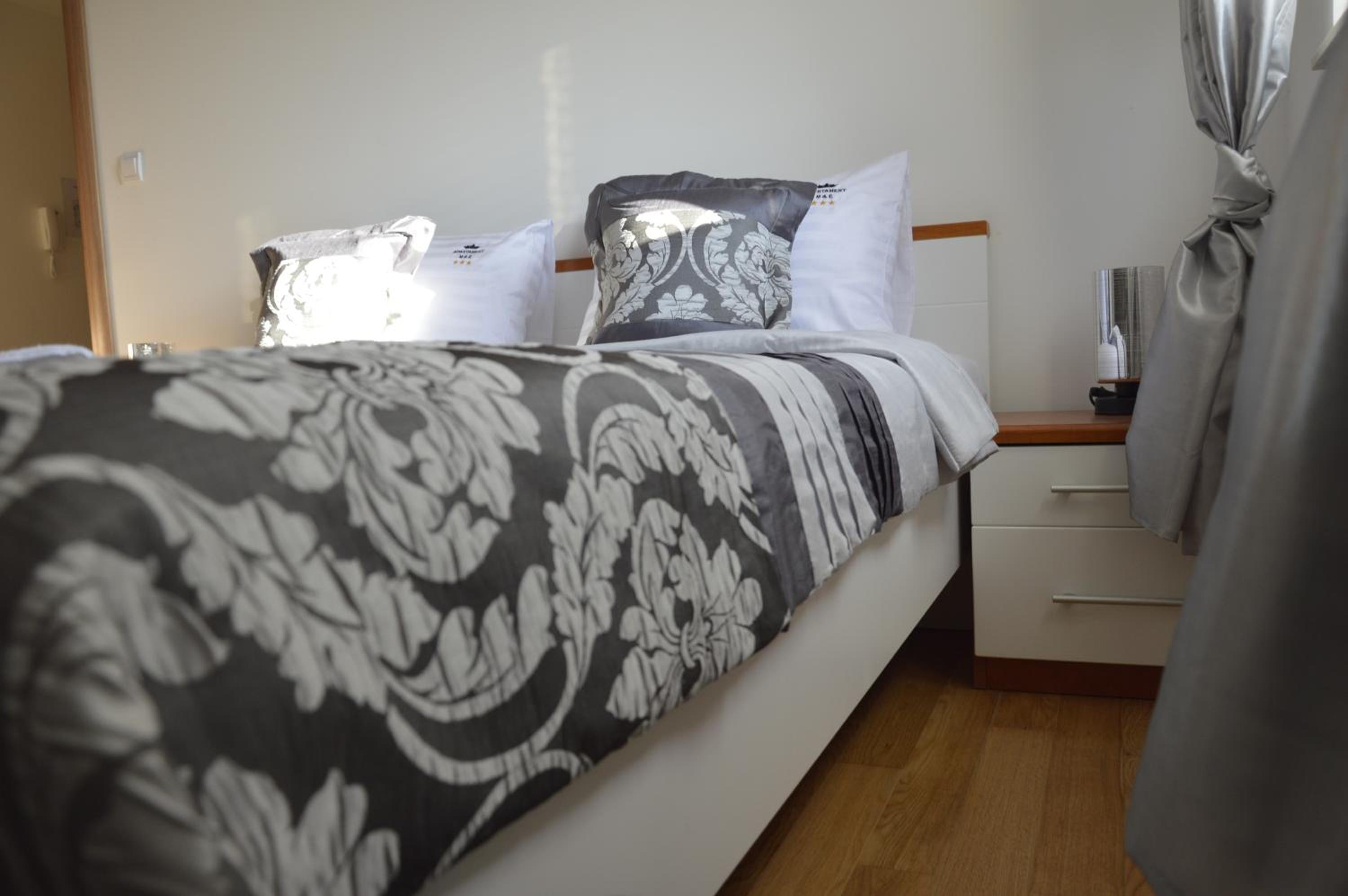 Two-Bedroom Apartment - Photo 15