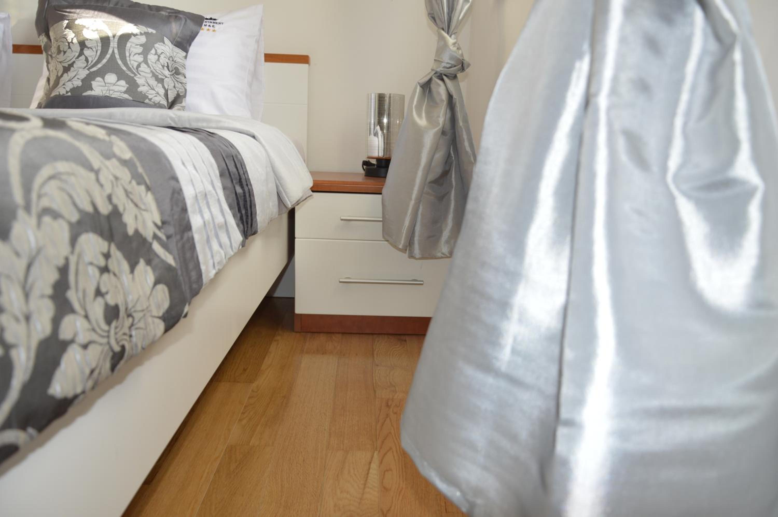 Two-Bedroom Apartment - Photo 16