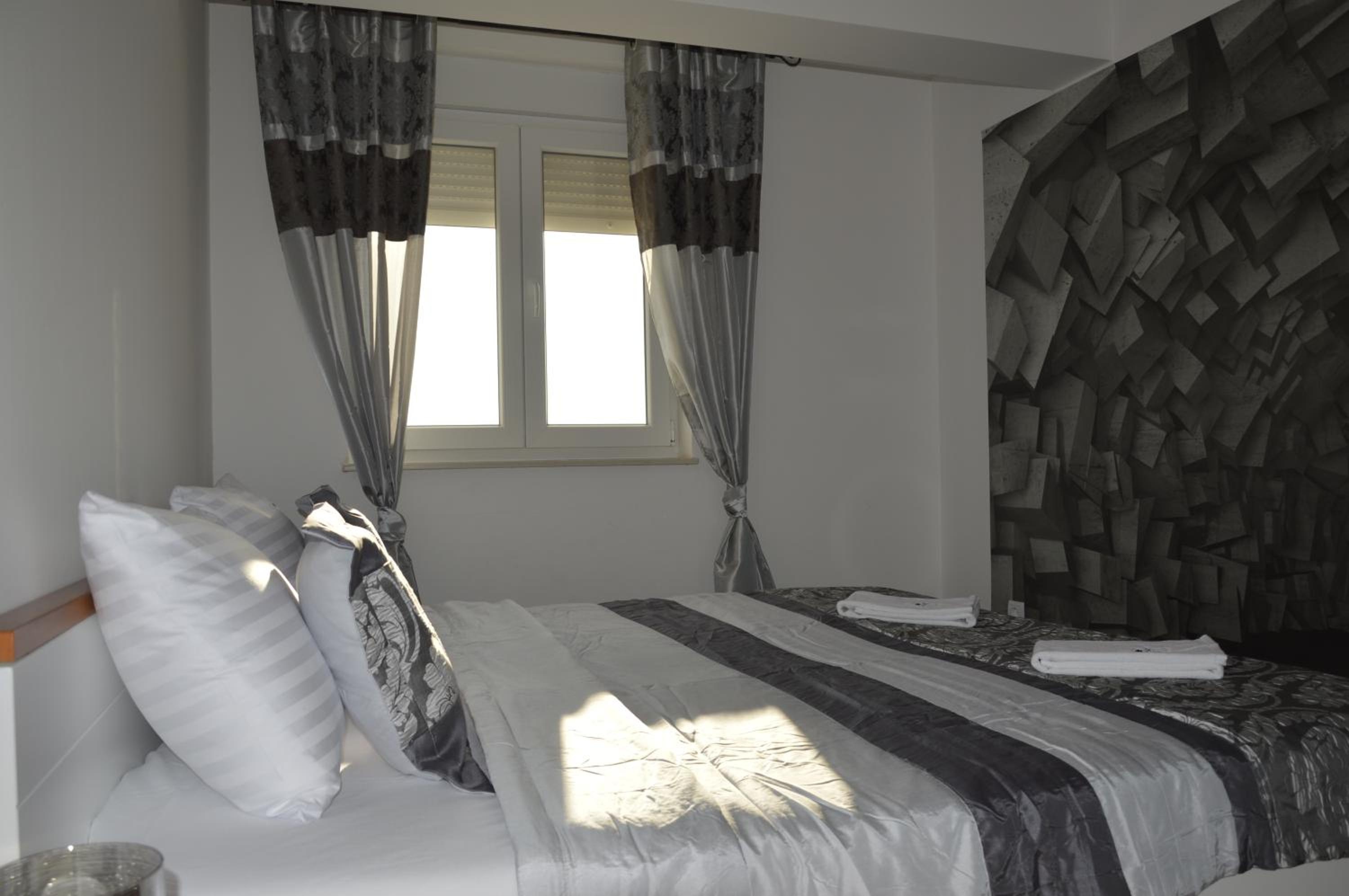 Two-Bedroom Apartment - Photo 24
