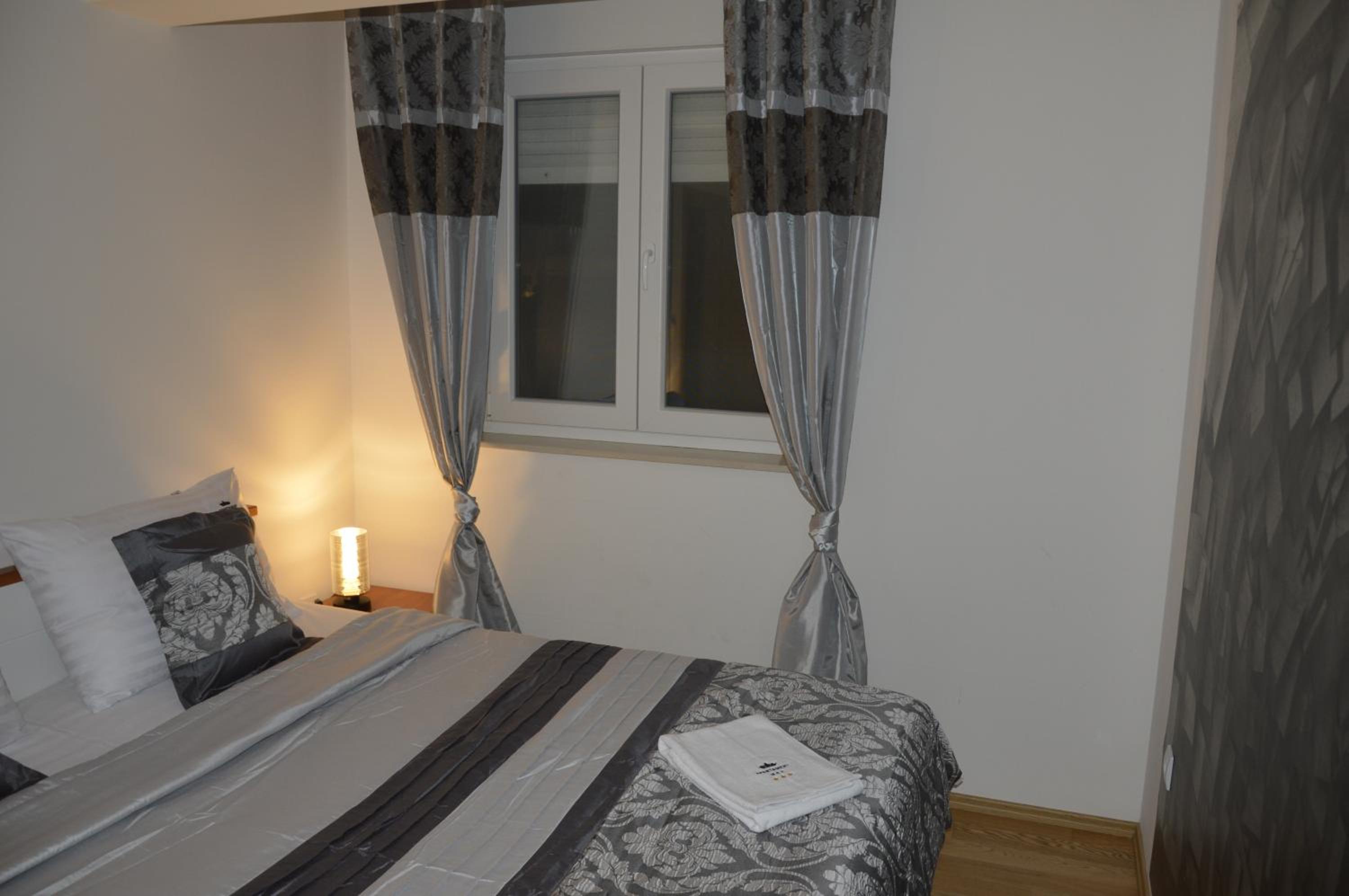 Two-Bedroom Apartment - Photo 27