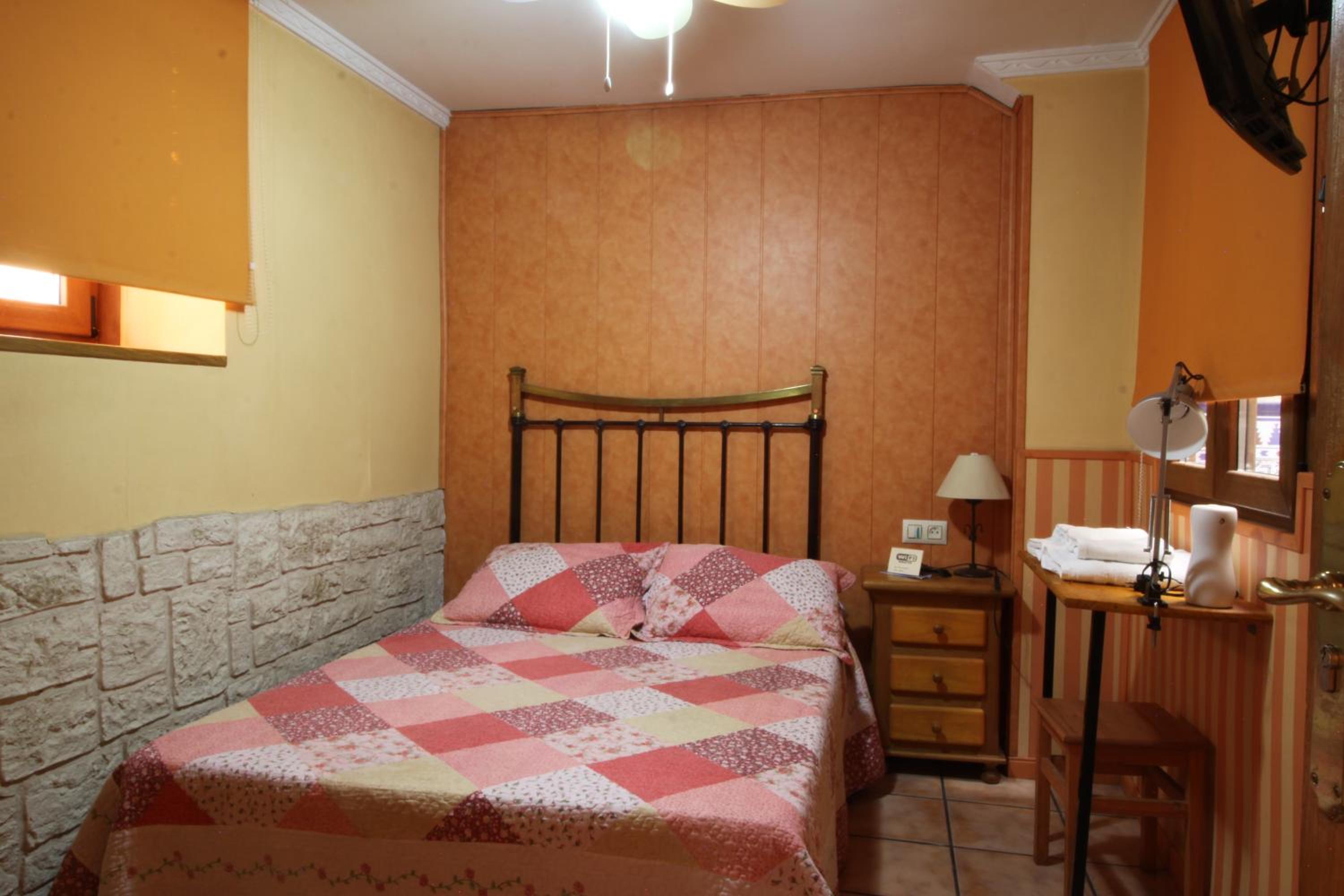 Habitación Doble Estándar con Baño Compartido