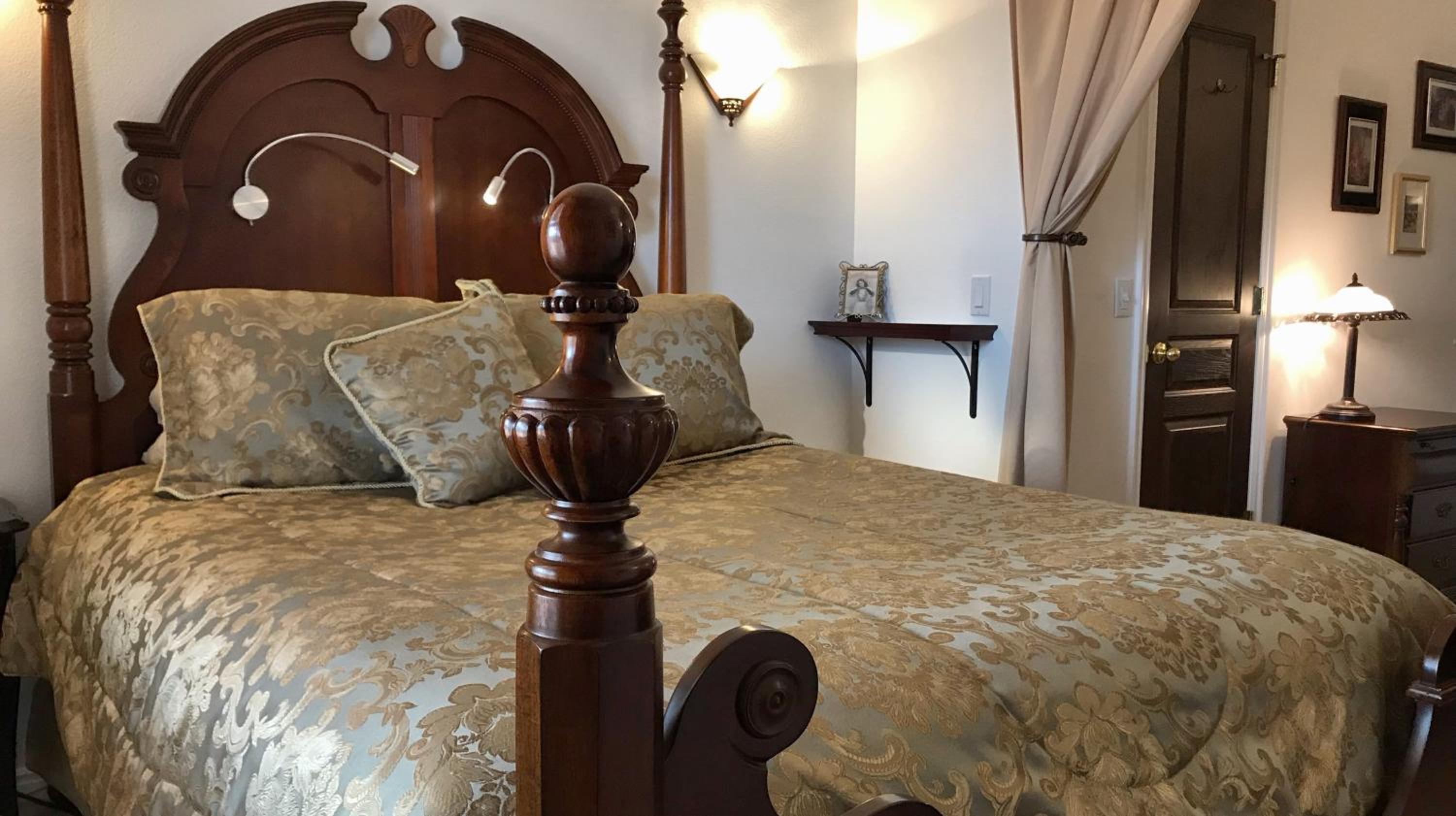 Double Room with Private External Bathroom photo 2