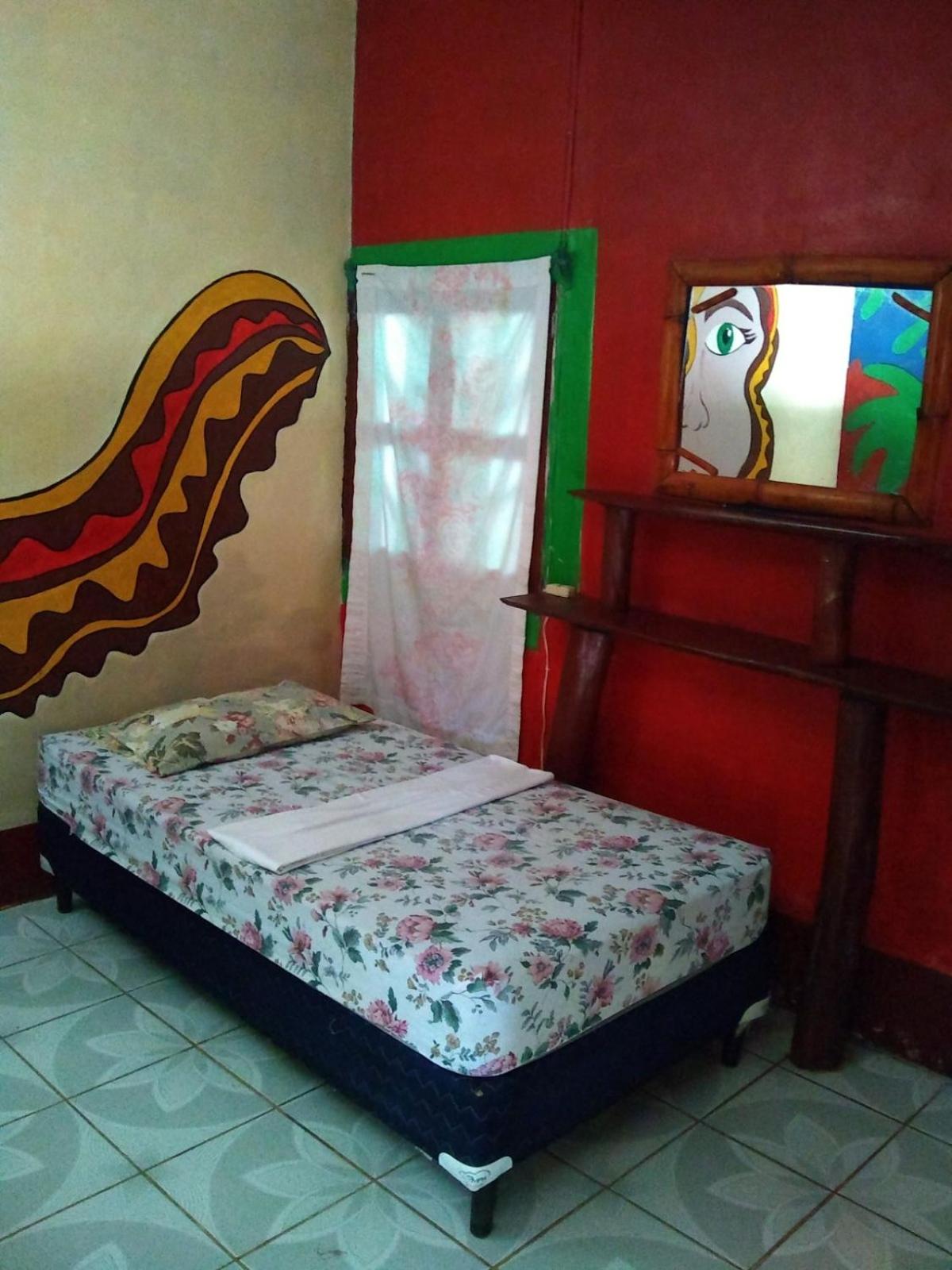Basic Triple Room with Shared Bathroom photo 3