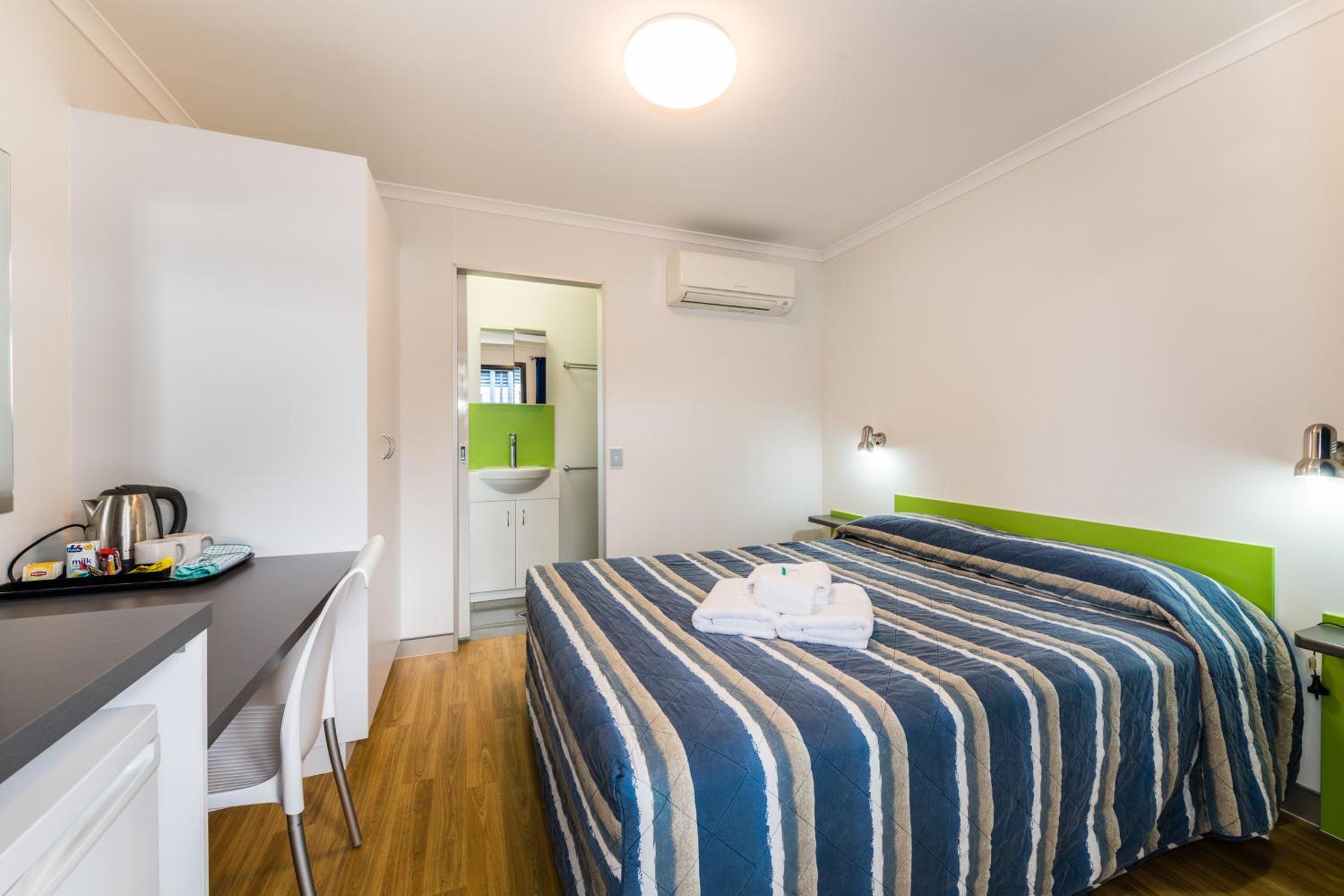 Budget Double Room - Photo 3