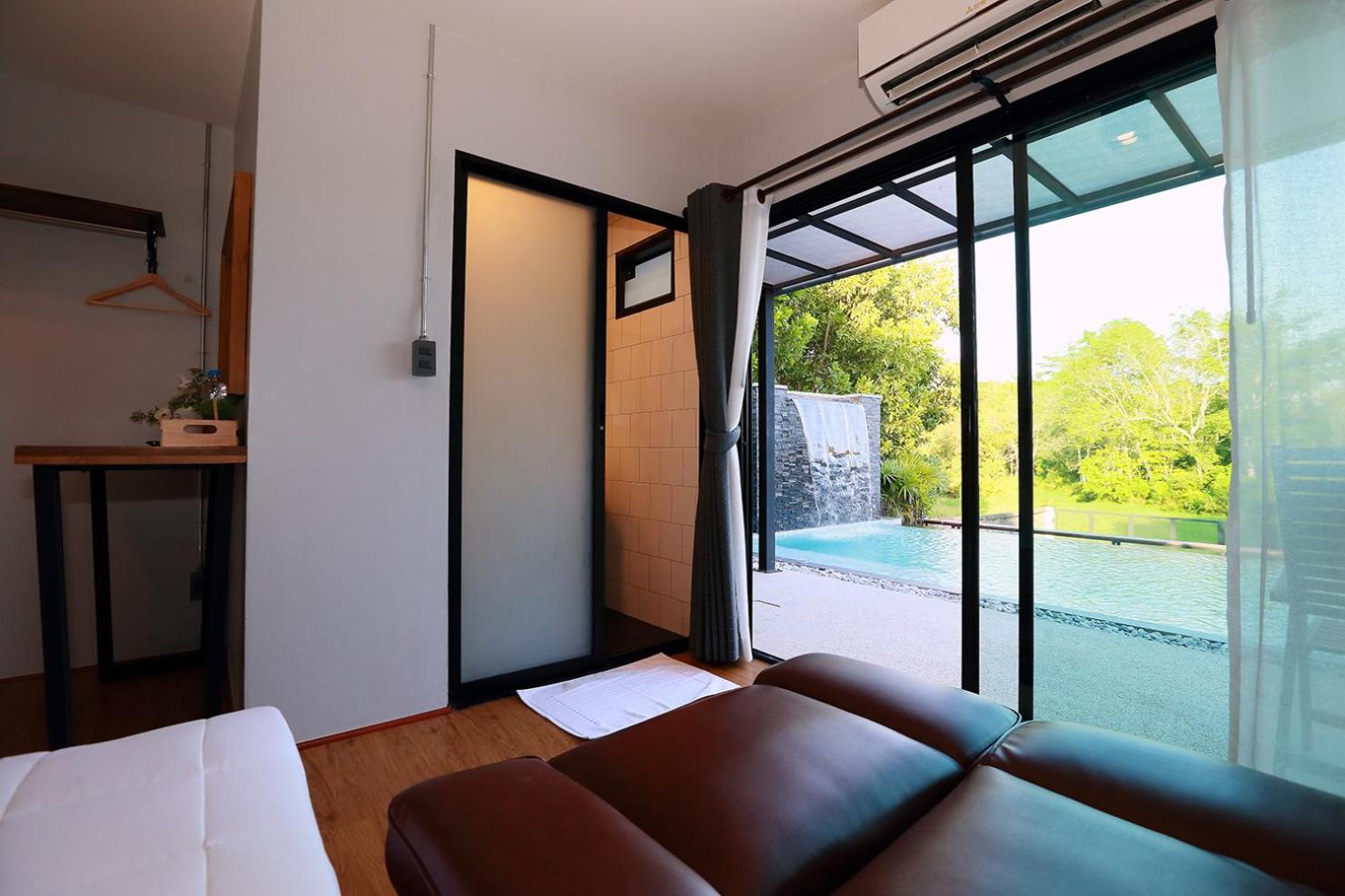 Double Room with Pool View photo 2
