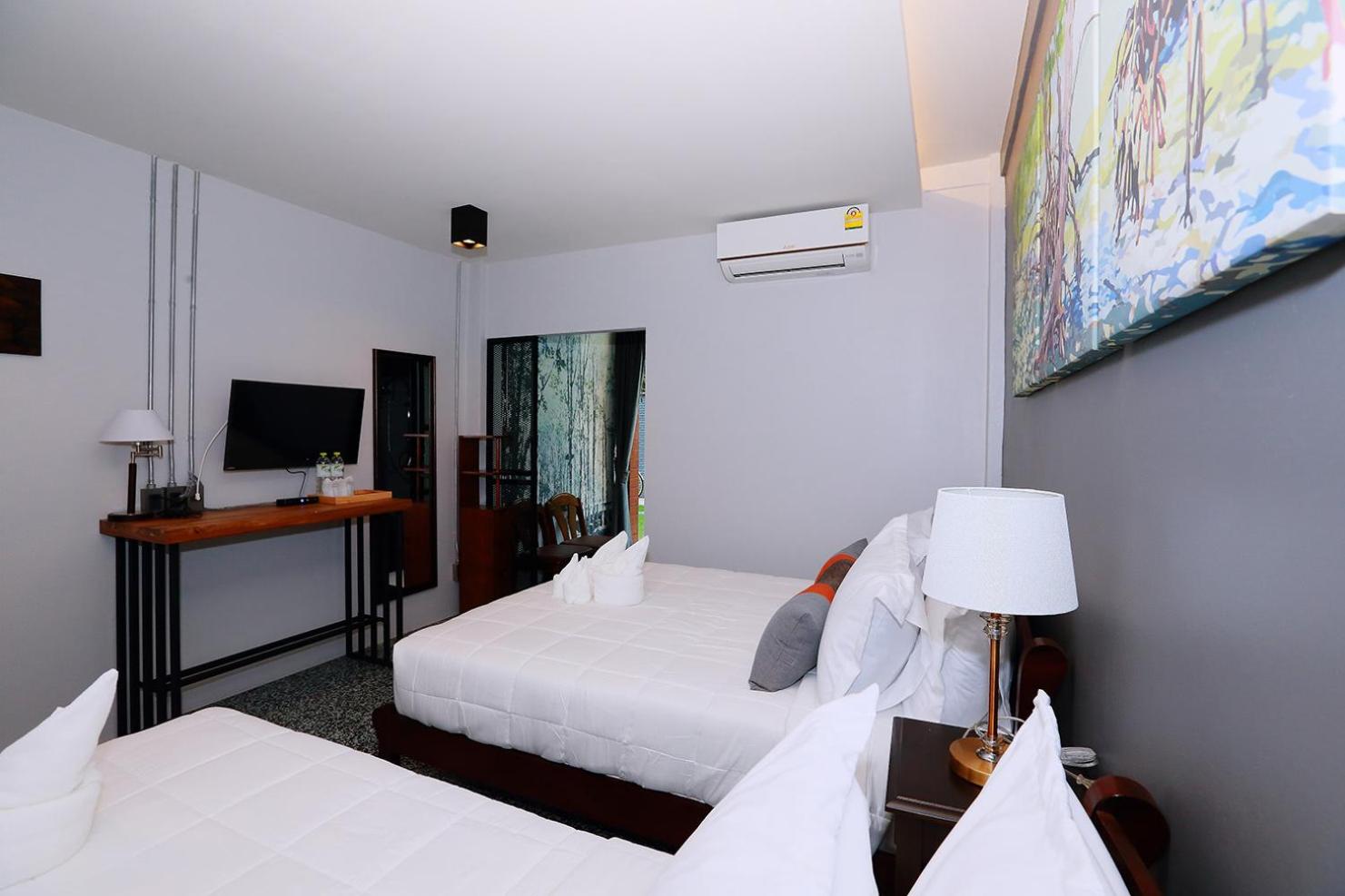 Triple Room with Private Bathroom photo 3