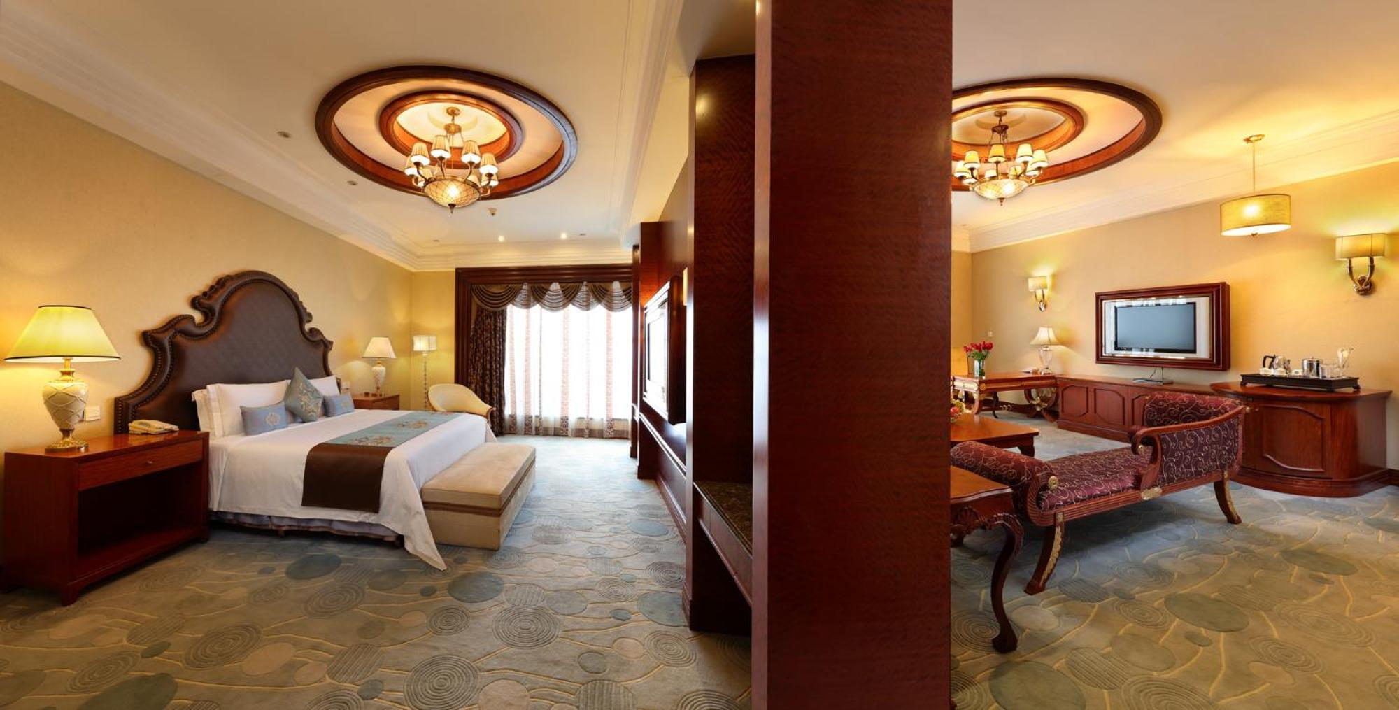 Executive Suite - Photo 6