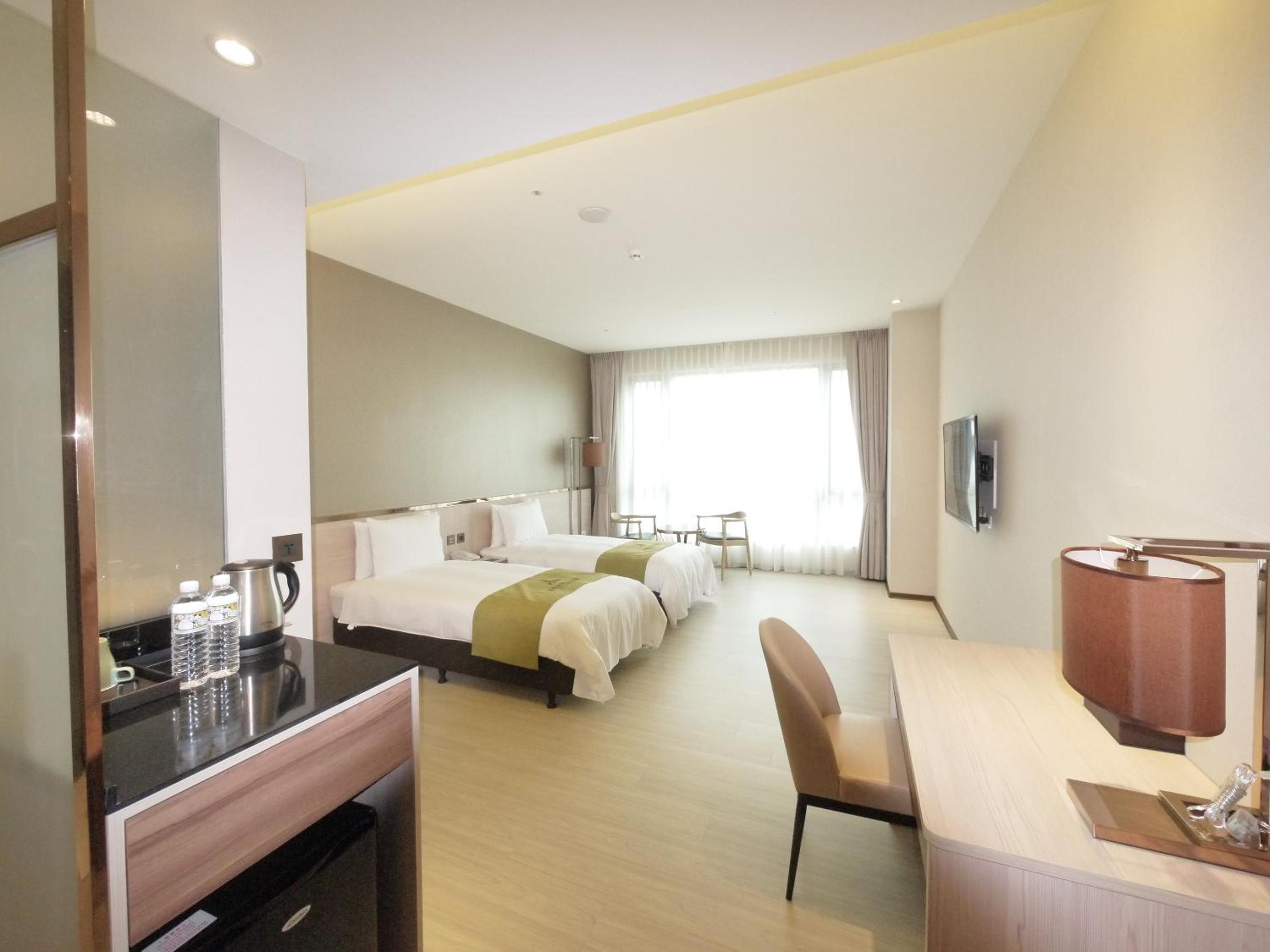 Standard Twin Room - Photo 1