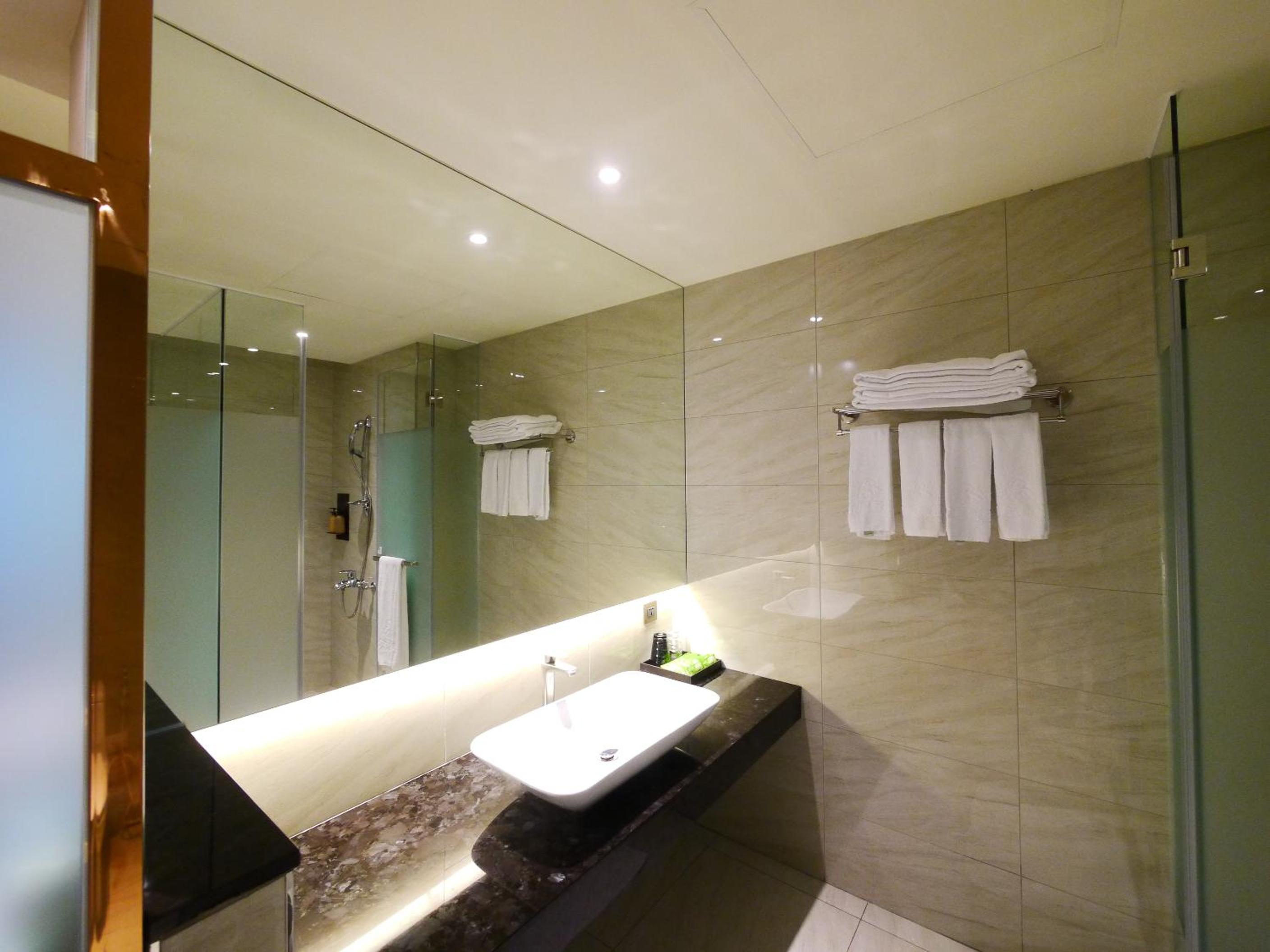 Standard Quadruple Room - Photo 4