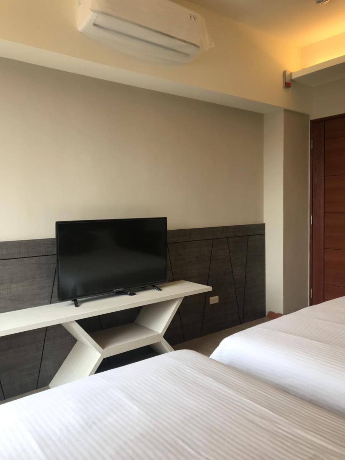 Double Room with Balcony - Photo 8