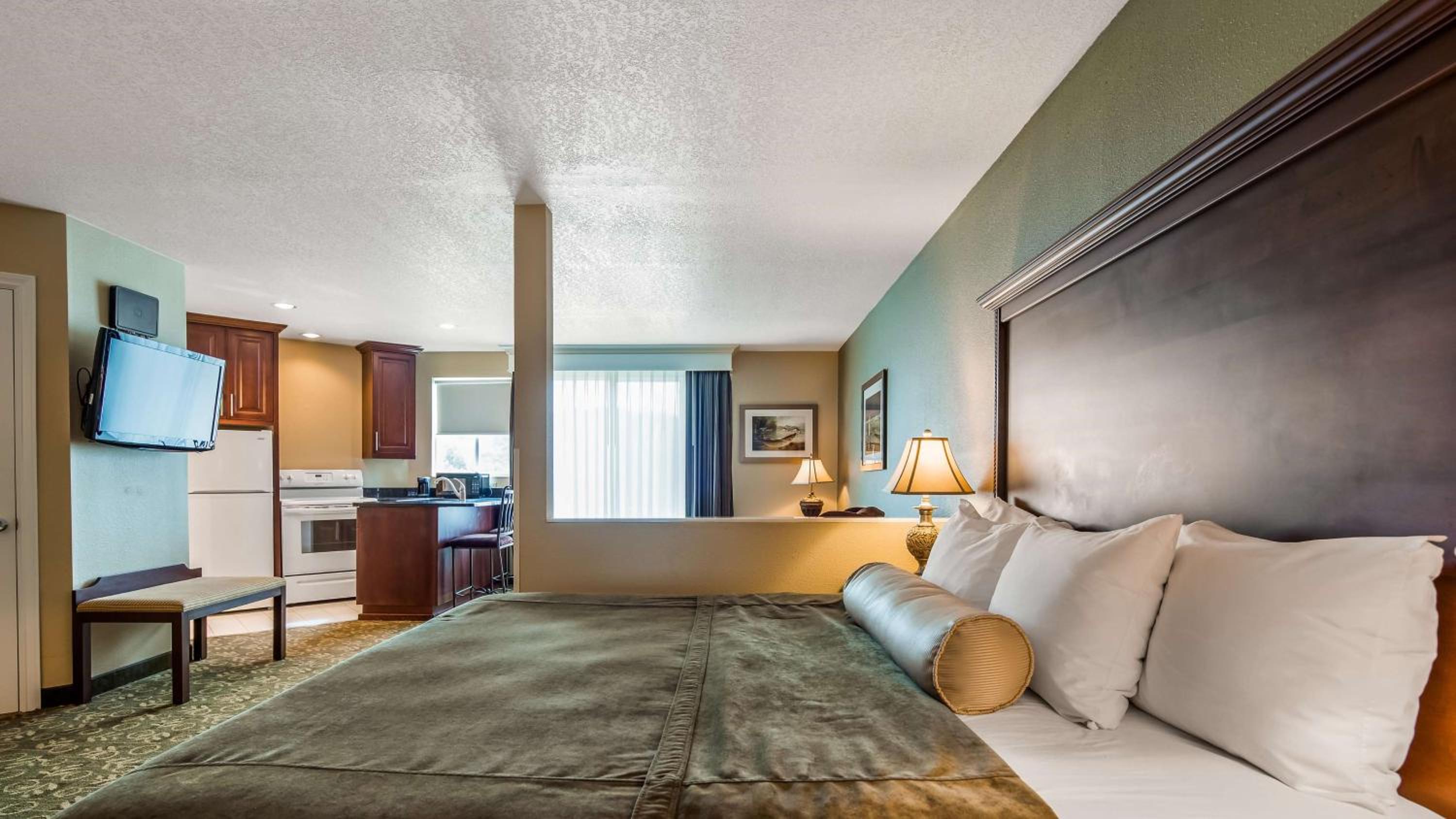 King Suite with Kitchen photo 1