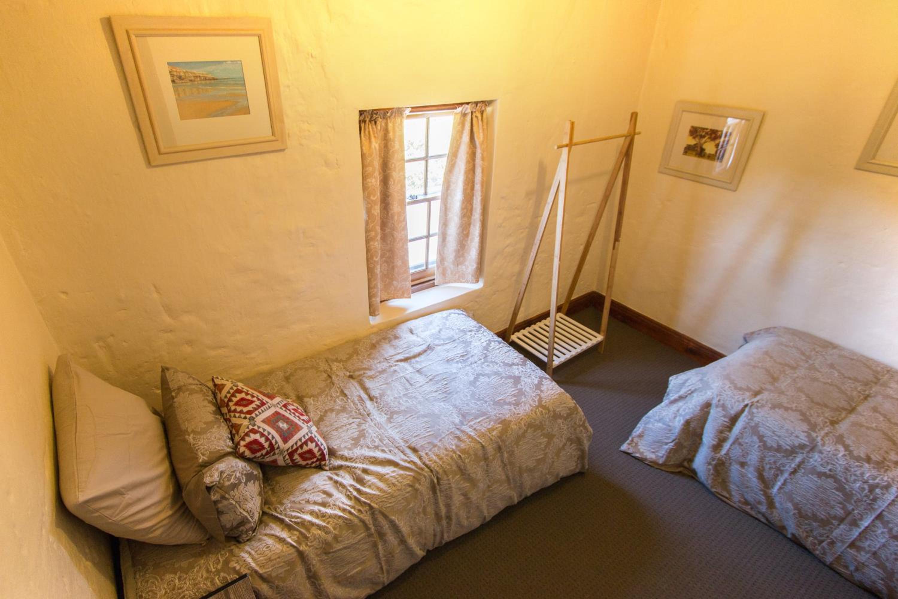 Three-Bedroom House photo 3
