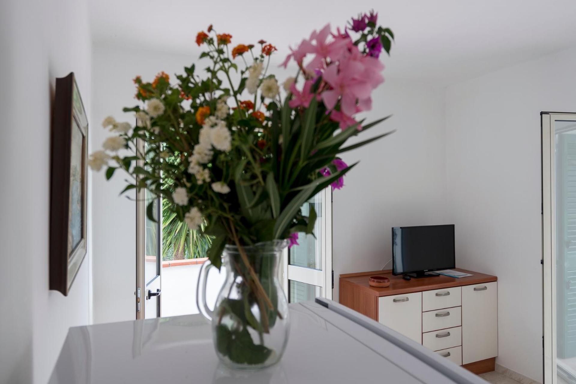 One-Bedroom Apartment with Terrace (2 Adults)