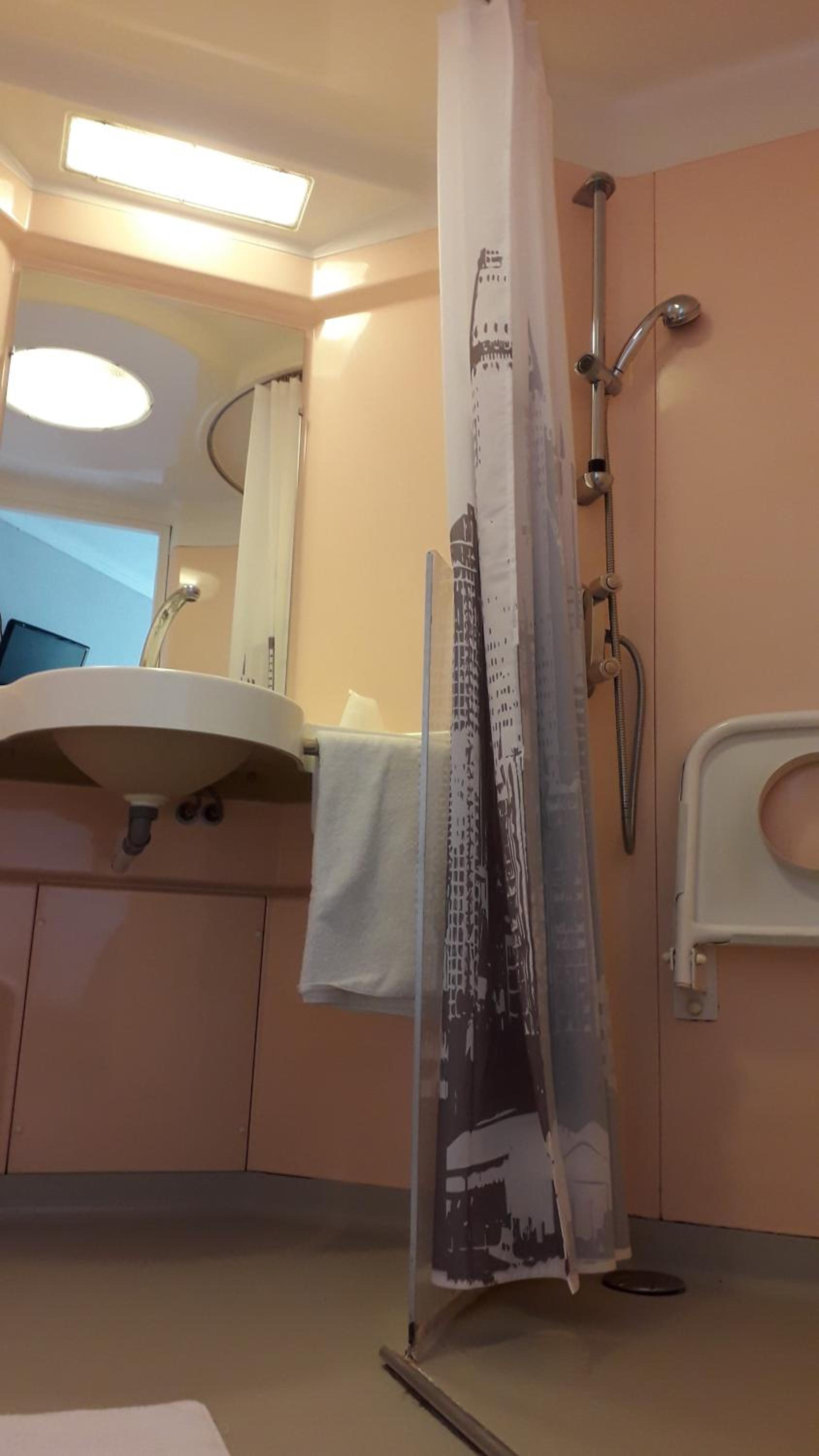 Double Room - Disability Access - Photo 2
