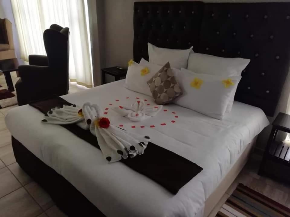 Deluxe King Room photo 2